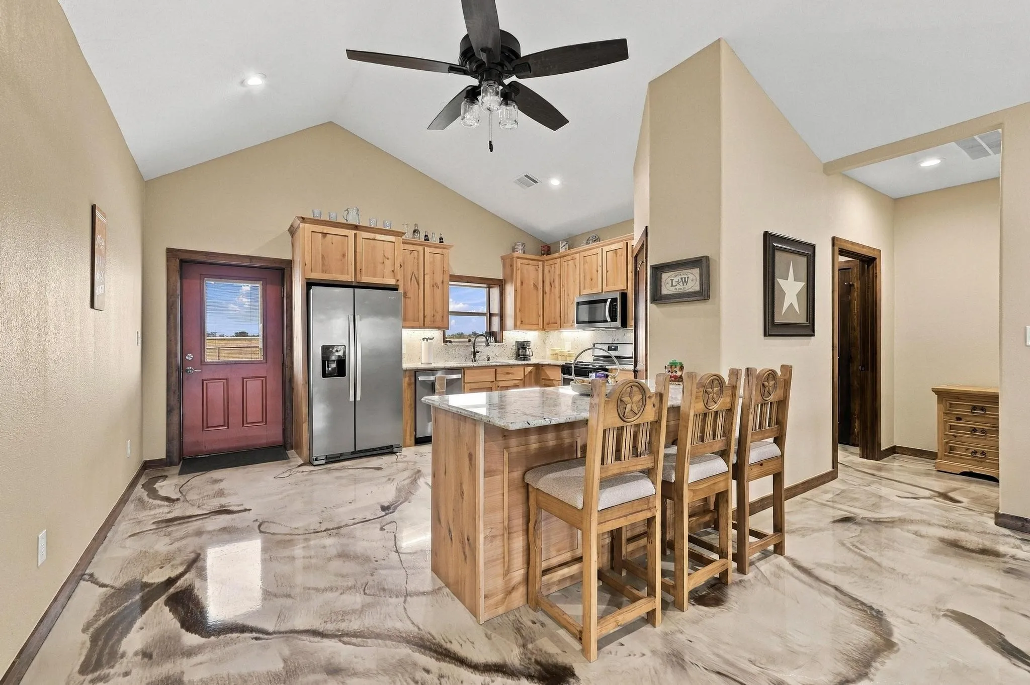 Single Family Residence For Sale in Grayson County , 1126 Heritage Road, Gordonville, Texas 76245, 2 Bedroom, 3 Bathroom, 6 Garage spaces, 2,075 Sqft, built in 2020, mls#21404219, Real Estate Agent in Gordonville, Homes For Sale in Grayson county, Homes For Sale in Gordonville, Realtor in Gordonville Texas, Real Estate Brokerage Independent Realty Texas, Luminita Cordes Realtor