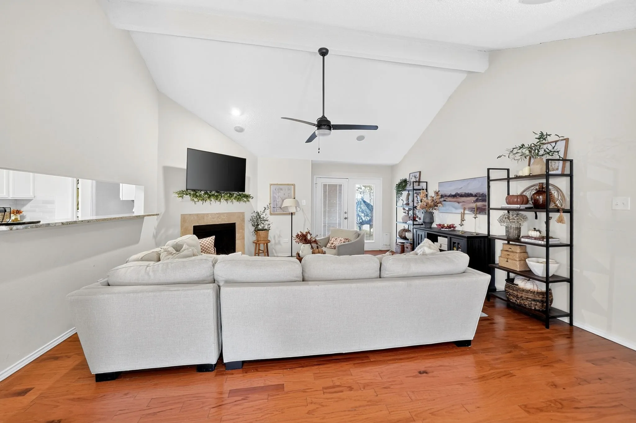 Single Family Residence For Rent in Dallas County , 2601 Kimberly Drive, Garland, Texas 75040, 4 Bedroom, 2 Bathroom, 2 Garage spaces, 1,781 Sqft, built in 1985, mls#21400233, Real Estate Agent in Garland, Homes For Rent in Dallas county, Homes For Rent in Garland, Realtor in Garland Texas, Real Estate Brokerage Independent Realty Texas, Luminita Cordes Realtor