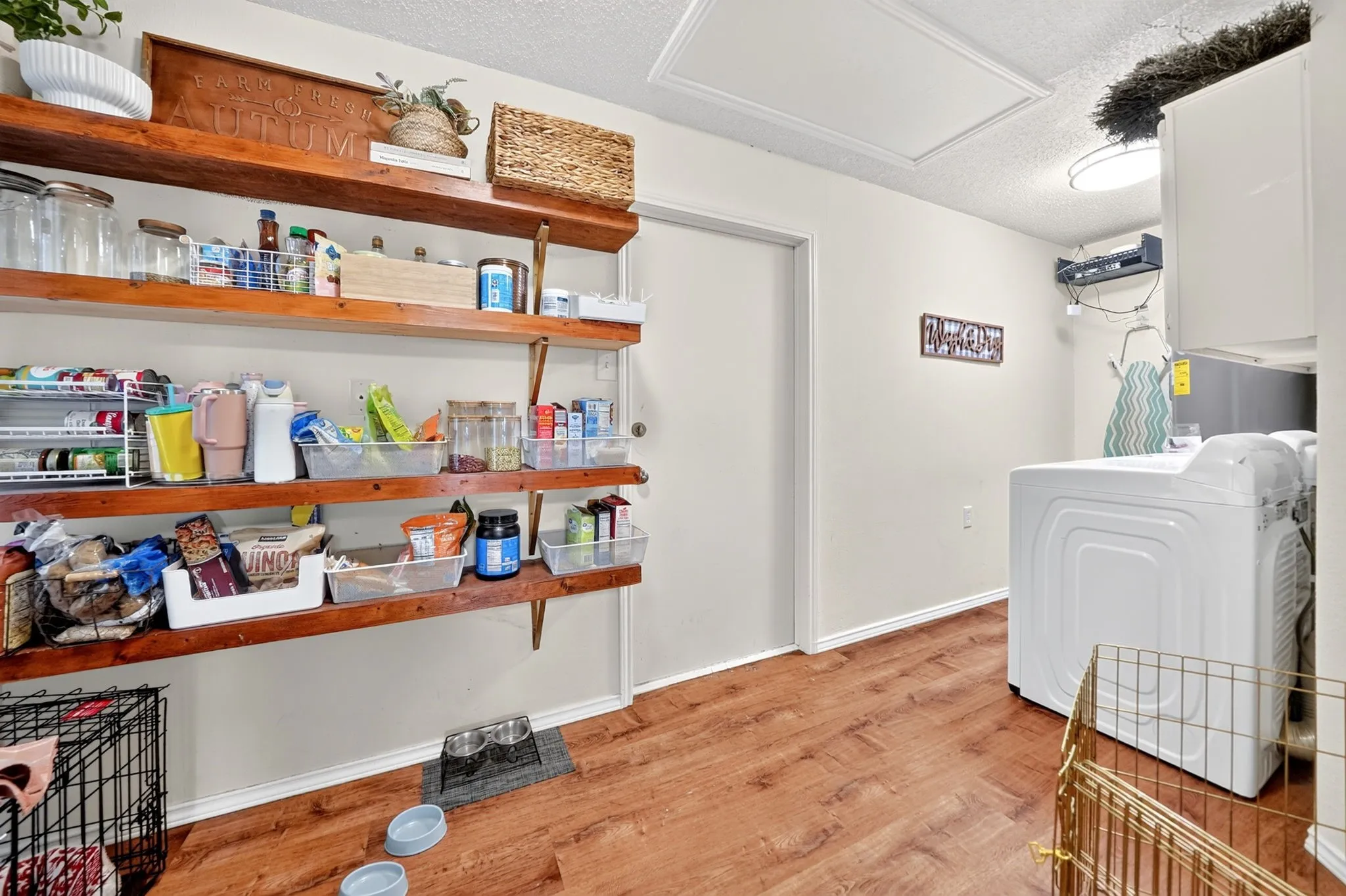 Single Family Residence For Rent in Dallas County , 2601 Kimberly Drive, Garland, Texas 75040, 4 Bedroom, 2 Bathroom, 2 Garage spaces, 1,781 Sqft, built in 1985, mls#21400233, Real Estate Agent in Garland, Homes For Rent in Dallas county, Homes For Rent in Garland, Realtor in Garland Texas, Real Estate Brokerage Independent Realty Texas, Luminita Cordes Realtor