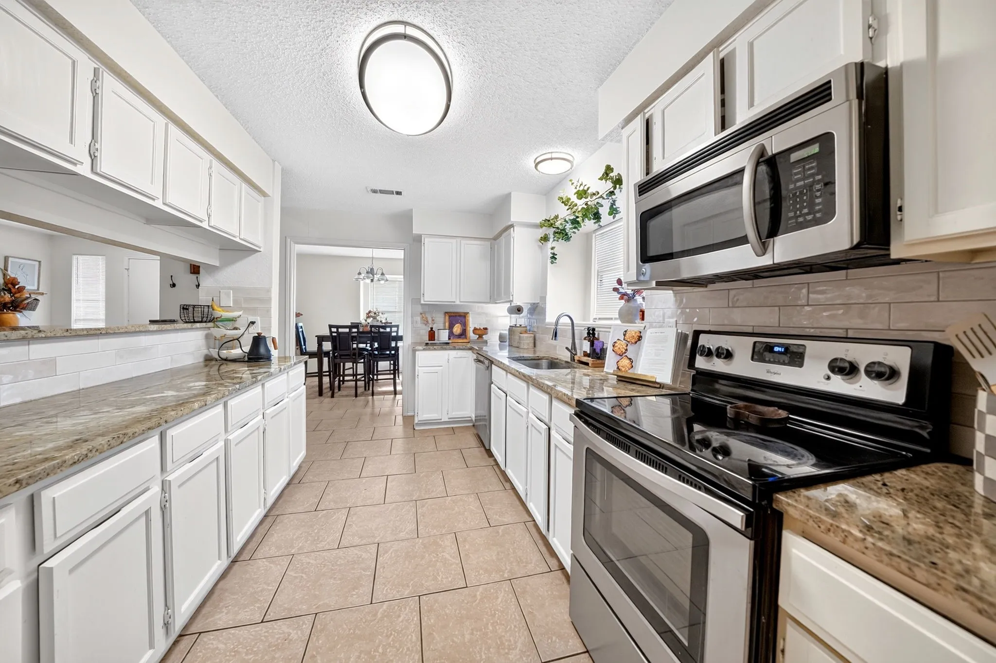 Single Family Residence For Rent in Dallas County , 2601 Kimberly Drive, Garland, Texas 75040, 4 Bedroom, 2 Bathroom, 2 Garage spaces, 1,781 Sqft, built in 1985, mls#21400233, Real Estate Agent in Garland, Homes For Rent in Dallas county, Homes For Rent in Garland, Realtor in Garland Texas, Real Estate Brokerage Independent Realty Texas, Luminita Cordes Realtor
