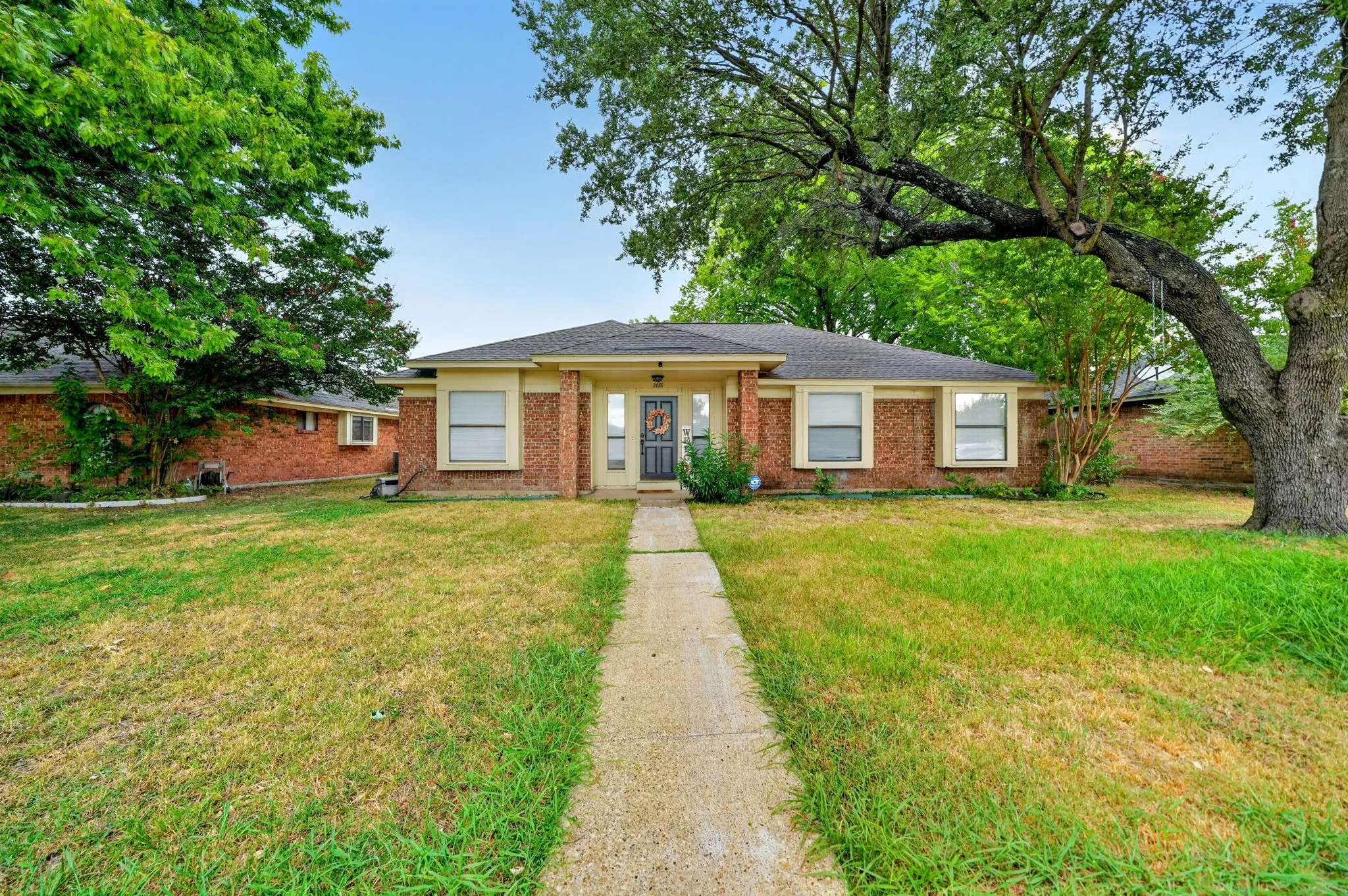 Single Family Residence For Rent in Dallas County , 2601 Kimberly Drive, Garland, Texas 75040, 4 Bedroom, 2 Bathroom, 2 Garage spaces, 1,781 Sqft, built in 1985, mls#21400233, Real Estate Agent in Garland, Homes For Rent in Dallas county, Homes For Rent in Garland, Realtor in Garland Texas, Real Estate Brokerage Independent Realty Texas, Luminita Cordes Realtor