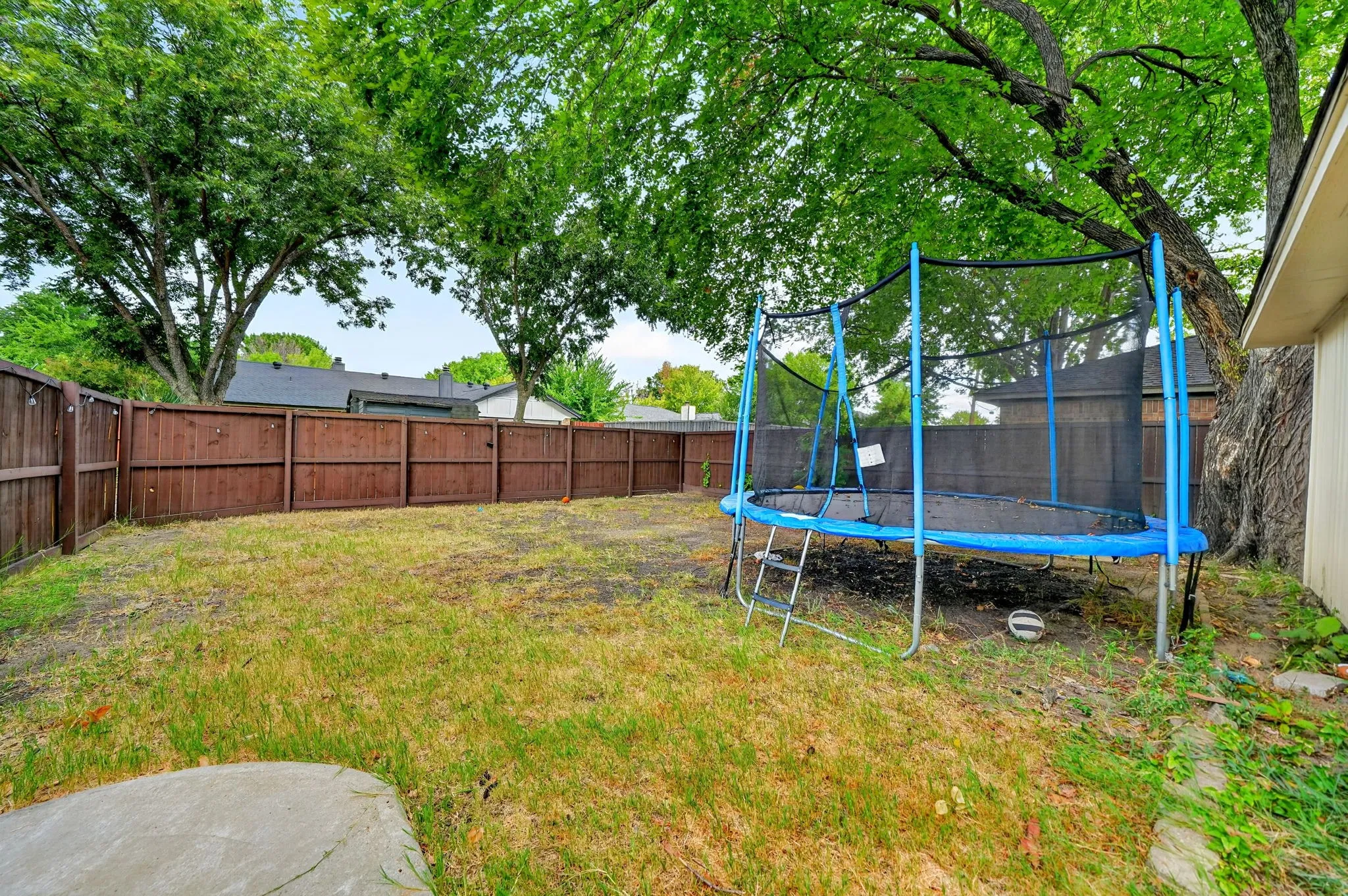 Single Family Residence For Rent in Dallas County , 2601 Kimberly Drive, Garland, Texas 75040, 4 Bedroom, 2 Bathroom, 2 Garage spaces, 1,781 Sqft, built in 1985, mls#21400233, Real Estate Agent in Garland, Homes For Rent in Dallas county, Homes For Rent in Garland, Realtor in Garland Texas, Real Estate Brokerage Independent Realty Texas, Luminita Cordes Realtor