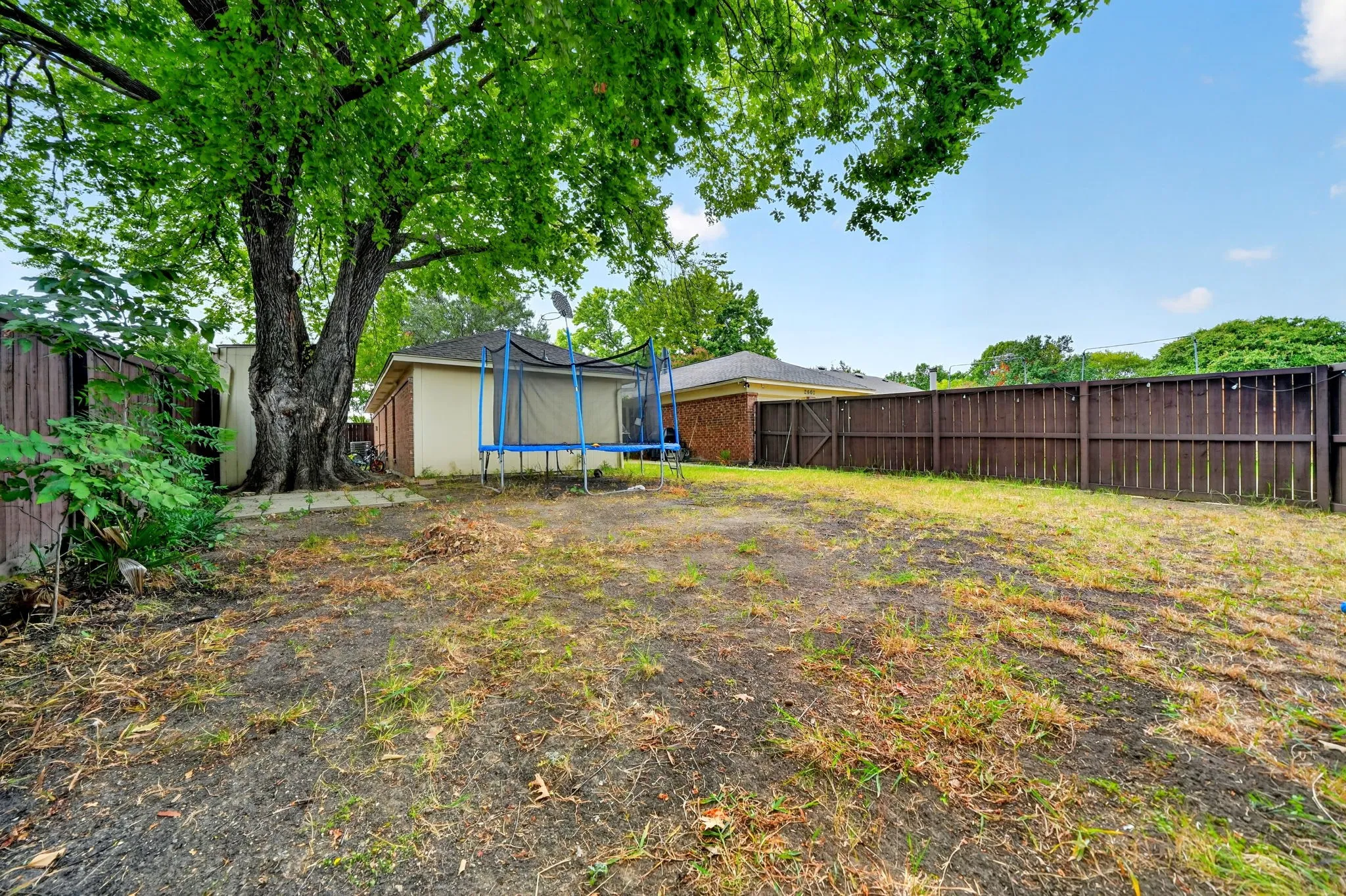 Single Family Residence For Rent in Dallas County , 2601 Kimberly Drive, Garland, Texas 75040, 4 Bedroom, 2 Bathroom, 2 Garage spaces, 1,781 Sqft, built in 1985, mls#21400233, Real Estate Agent in Garland, Homes For Rent in Dallas county, Homes For Rent in Garland, Realtor in Garland Texas, Real Estate Brokerage Independent Realty Texas, Luminita Cordes Realtor