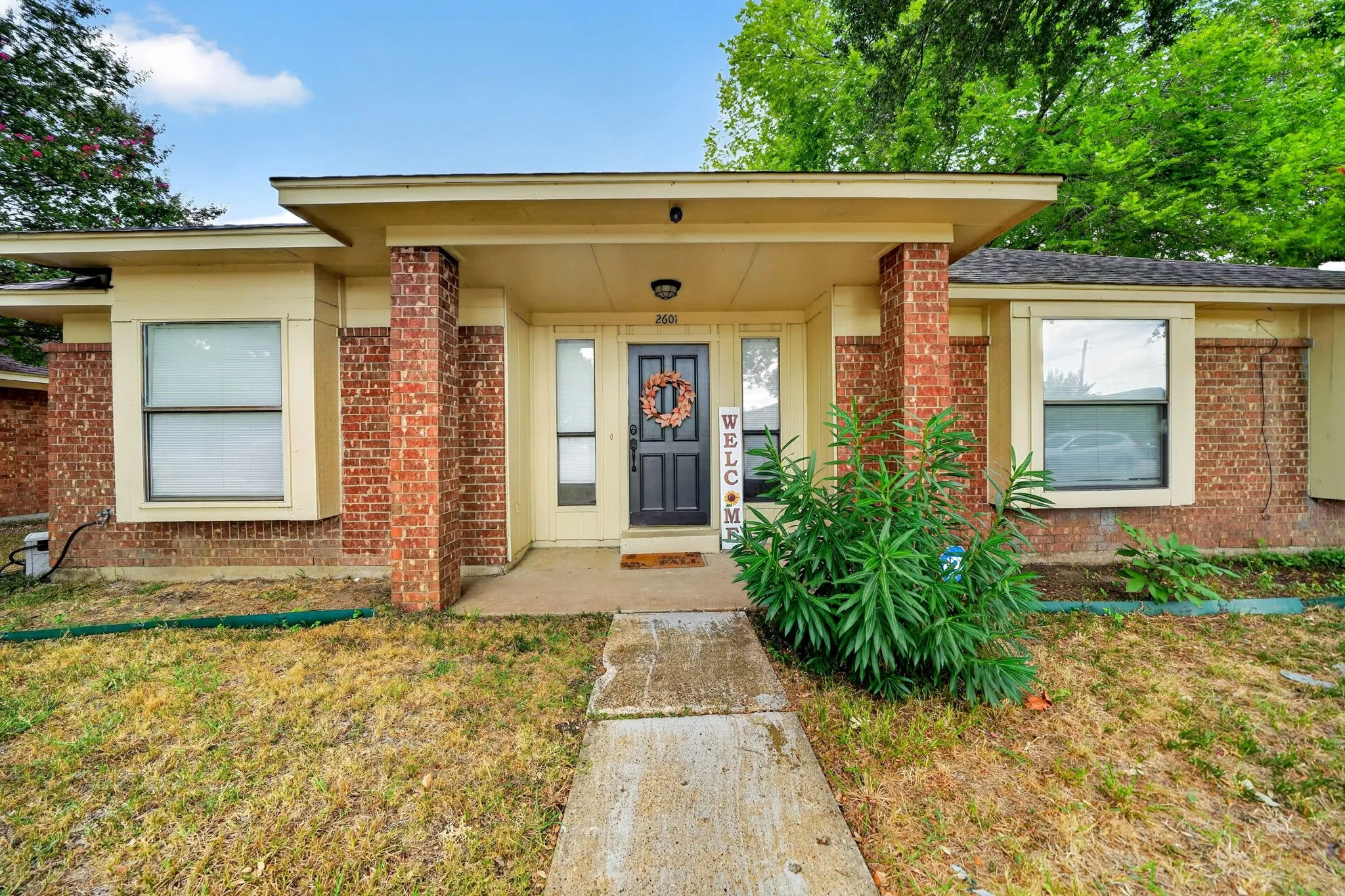 Single Family Residence For Rent in Dallas County , 2601 Kimberly Drive, Garland, Texas 75040, 4 Bedroom, 2 Bathroom, 2 Garage spaces, 1,781 Sqft, built in 1985, mls#21400233, Real Estate Agent in Garland, Homes For Rent in Dallas county, Homes For Rent in Garland, Realtor in Garland Texas, Real Estate Brokerage Independent Realty Texas, Luminita Cordes Realtor
