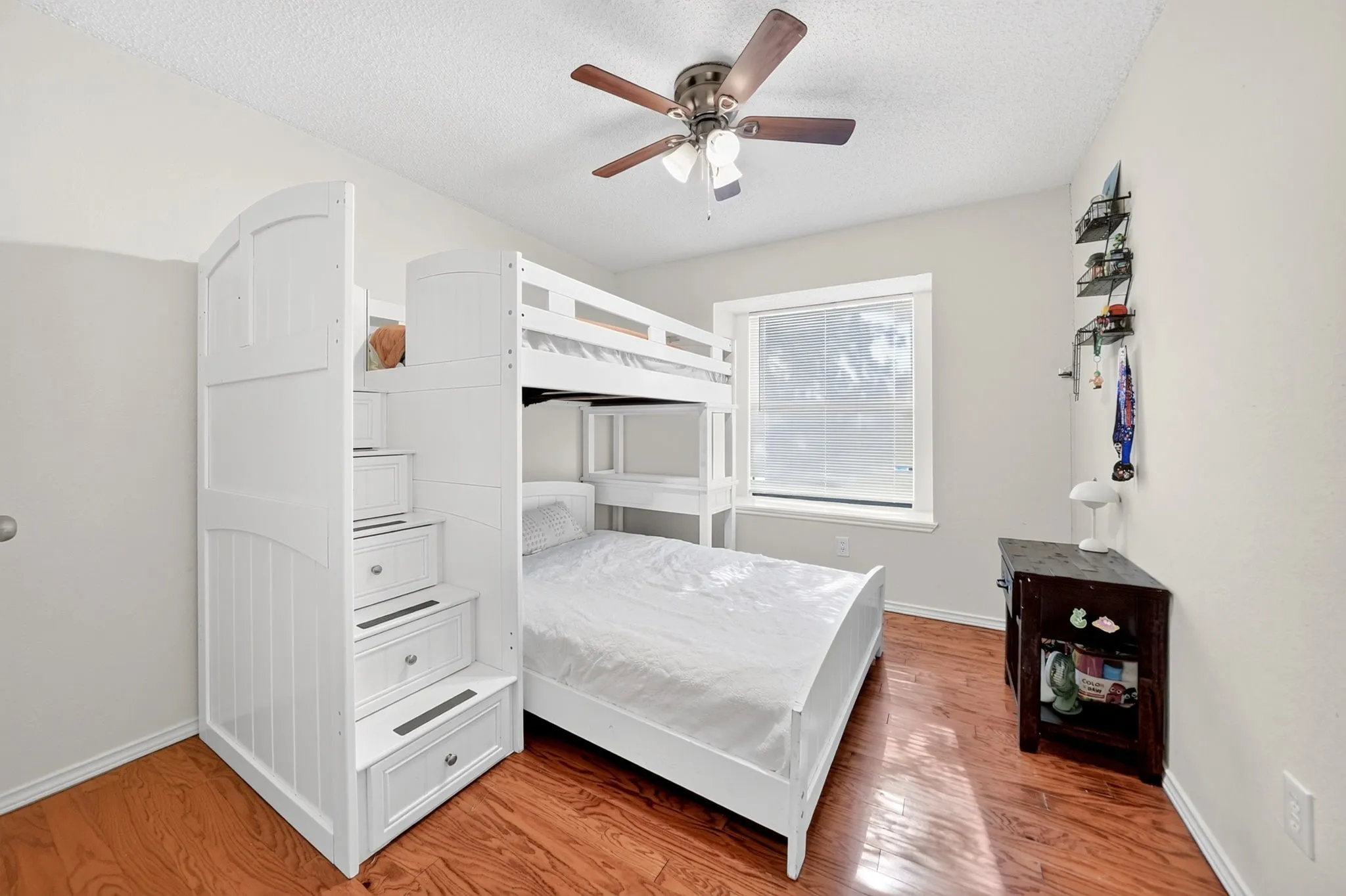 Single Family Residence For Rent in Dallas County , 2601 Kimberly Drive, Garland, Texas 75040, 4 Bedroom, 2 Bathroom, 2 Garage spaces, 1,781 Sqft, built in 1985, mls#21400233, Real Estate Agent in Garland, Homes For Rent in Dallas county, Homes For Rent in Garland, Realtor in Garland Texas, Real Estate Brokerage Independent Realty Texas, Luminita Cordes Realtor