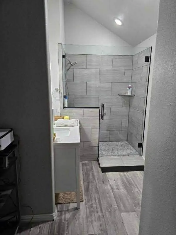 Guest Quarters Bathroom