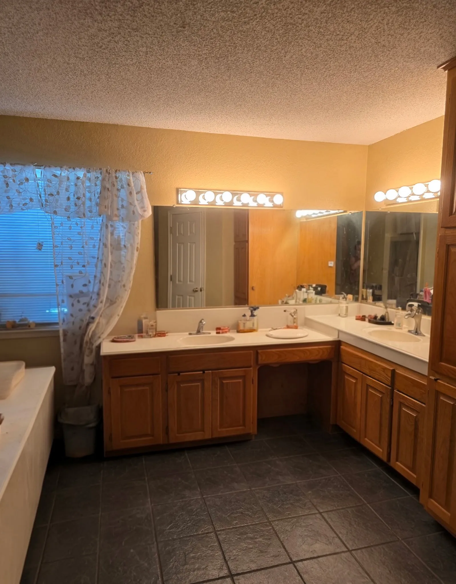 Single Family Residence For Sale in Hopkins County , 17398 W Farm Road 1567 W, Lone Oak, Texas 75453, 3 Bedroom, 2 Bathroom, Garage spaces, 1,863 Sqft, built in 1994, mls#21403321, Real Estate Agent in Lone Oak, Homes For Sale in Hopkins county, Homes For Sale in Lone Oak, Realtor in Lone Oak Texas, Real Estate Brokerage Independent Realty Texas, Luminita Cordes Realtor