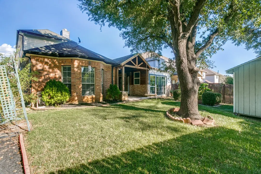 Single Family Residence For Sale in Tarrant County , 3667 Smoke Tree Trail, Fort Worth, Texas 76040, 5 Bedroom, 3 Bathroom, 2 Garage spaces, 2,643 Sqft, built in 1999, mls#21402750, Real Estate Agent in Fort Worth, Homes For Sale in Tarrant county, Homes For Sale in Fort Worth, Realtor in Fort Worth Texas, Real Estate Brokerage Independent Realty Texas, Luminita Cordes Realtor