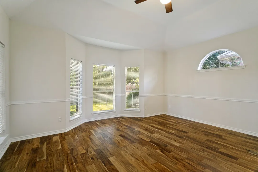 Single Family Residence For Sale in Tarrant County , 3667 Smoke Tree Trail, Fort Worth, Texas 76040, 5 Bedroom, 3 Bathroom, 2 Garage spaces, 2,643 Sqft, built in 1999, mls#21402750, Real Estate Agent in Fort Worth, Homes For Sale in Tarrant county, Homes For Sale in Fort Worth, Realtor in Fort Worth Texas, Real Estate Brokerage Independent Realty Texas, Luminita Cordes Realtor