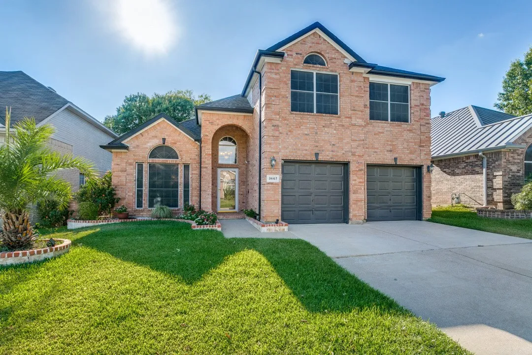 Single Family Residence For Sale in Tarrant County , 3667 Smoke Tree Trail, Fort Worth, Texas 76040, 5 Bedroom, 3 Bathroom, 2 Garage spaces, 2,643 Sqft, built in 1999, mls#21402750, Real Estate Agent in Fort Worth, Homes For Sale in Tarrant county, Homes For Sale in Fort Worth, Realtor in Fort Worth Texas, Real Estate Brokerage Independent Realty Texas, Luminita Cordes Realtor