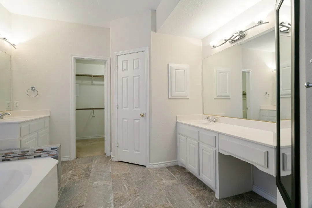 Single Family Residence For Sale in Tarrant County , 3667 Smoke Tree Trail, Fort Worth, Texas 76040, 5 Bedroom, 3 Bathroom, 2 Garage spaces, 2,643 Sqft, built in 1999, mls#21402750, Real Estate Agent in Fort Worth, Homes For Sale in Tarrant county, Homes For Sale in Fort Worth, Realtor in Fort Worth Texas, Real Estate Brokerage Independent Realty Texas, Luminita Cordes Realtor