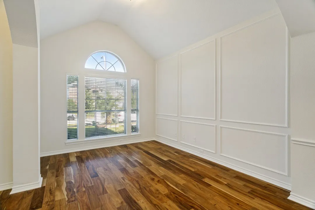 Single Family Residence For Sale in Tarrant County , 3667 Smoke Tree Trail, Fort Worth, Texas 76040, 5 Bedroom, 3 Bathroom, 2 Garage spaces, 2,643 Sqft, built in 1999, mls#21402750, Real Estate Agent in Fort Worth, Homes For Sale in Tarrant county, Homes For Sale in Fort Worth, Realtor in Fort Worth Texas, Real Estate Brokerage Independent Realty Texas, Luminita Cordes Realtor