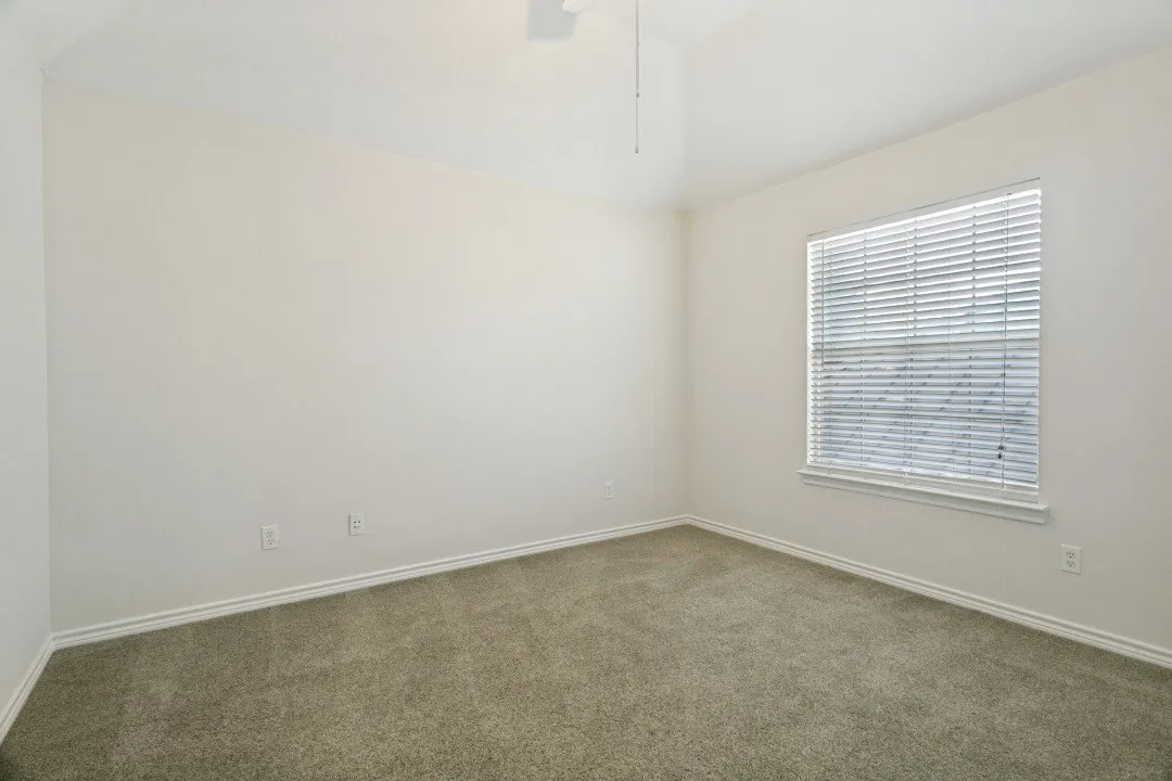 Single Family Residence For Sale in Tarrant County , 3667 Smoke Tree Trail, Fort Worth, Texas 76040, 5 Bedroom, 3 Bathroom, 2 Garage spaces, 2,643 Sqft, built in 1999, mls#21402750, Real Estate Agent in Fort Worth, Homes For Sale in Tarrant county, Homes For Sale in Fort Worth, Realtor in Fort Worth Texas, Real Estate Brokerage Independent Realty Texas, Luminita Cordes Realtor