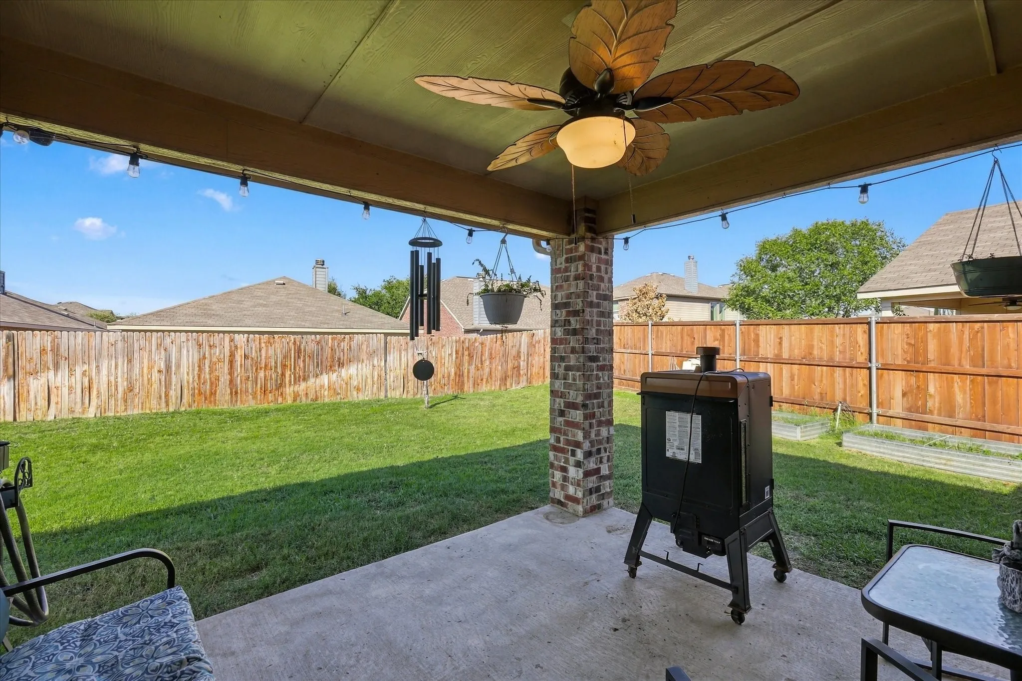 Enjoy the patio, grilling or using a smoker. Ceiling fan and if you want to garden an area already available.