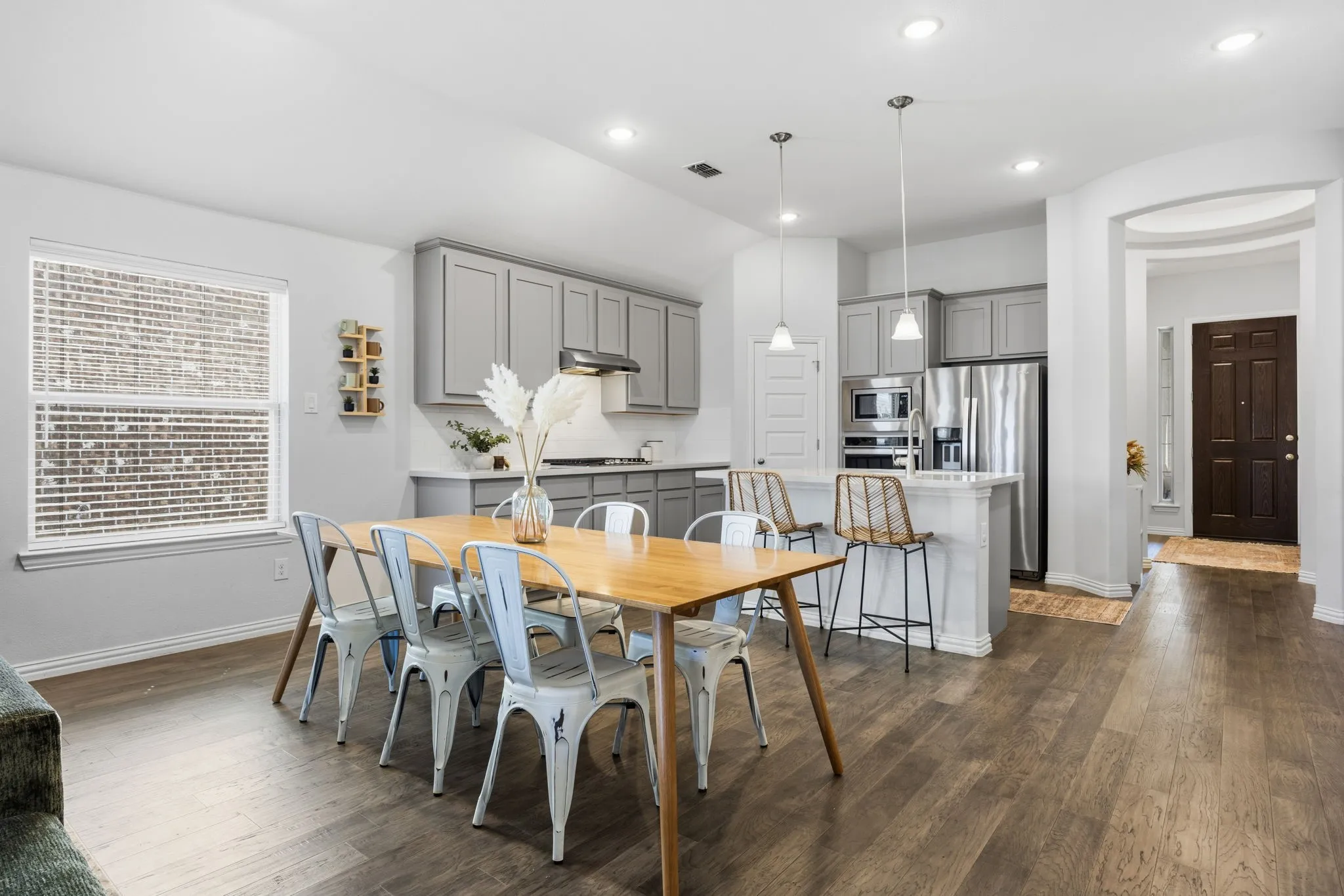 Single Family Residence For Sale in Collin County , 4511 Cypress Drive, Melissa, Texas 75454, 4 Bedroom, 3 Bathroom, 2 Garage spaces, 2,250 Sqft, built in 2019, mls#21399881, Real Estate Agent in Melissa, Homes For Sale in Collin county, Homes For Sale in Melissa, Realtor in Melissa Texas, Real Estate Brokerage Independent Realty Texas, Luminita Cordes Realtor