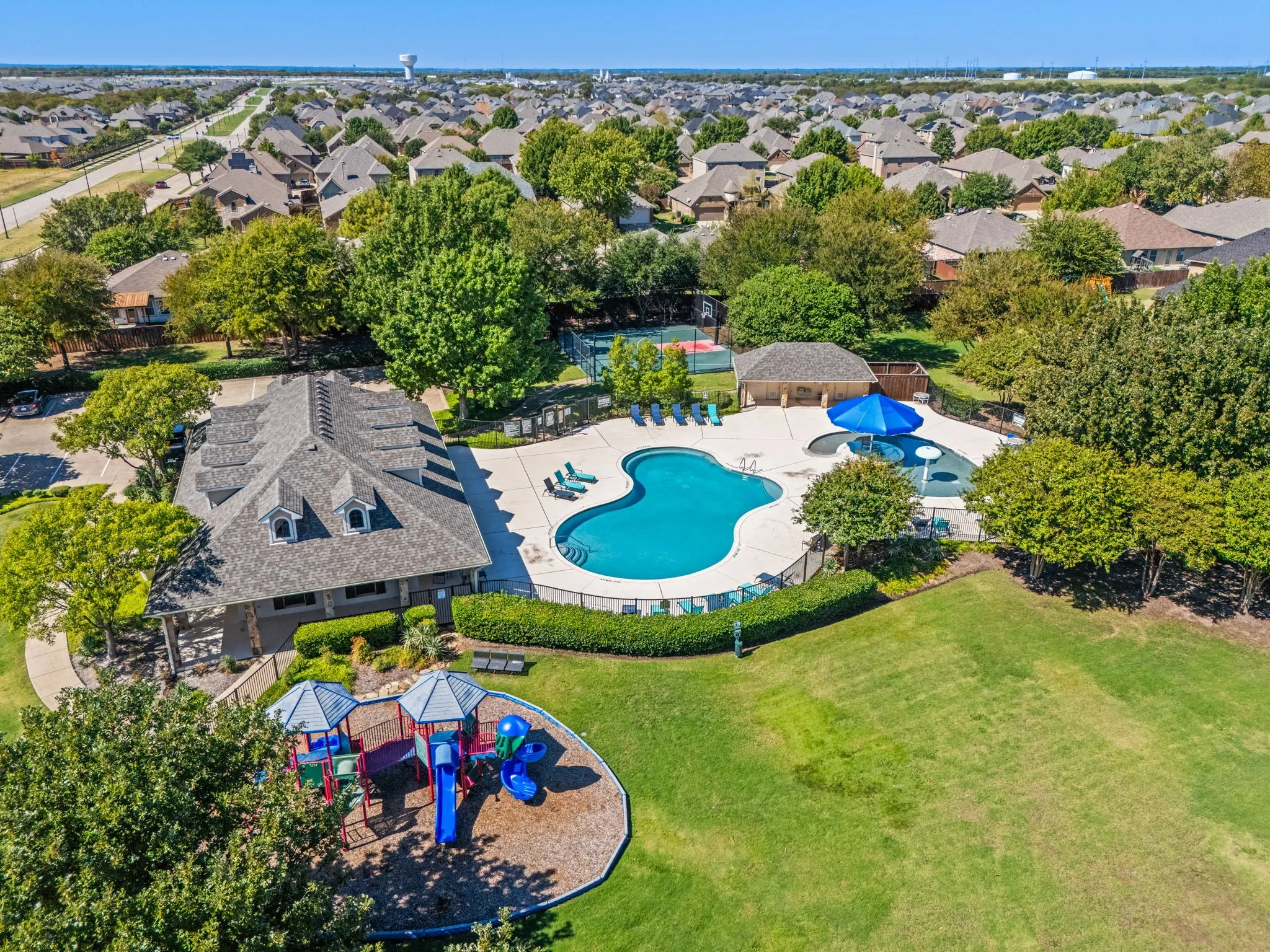 Single Family Residence For Sale in Collin County , 4511 Cypress Drive, Melissa, Texas 75454, 4 Bedroom, 3 Bathroom, 2 Garage spaces, 2,250 Sqft, built in 2019, mls#21399881, Real Estate Agent in Melissa, Homes For Sale in Collin county, Homes For Sale in Melissa, Realtor in Melissa Texas, Real Estate Brokerage Independent Realty Texas, Luminita Cordes Realtor