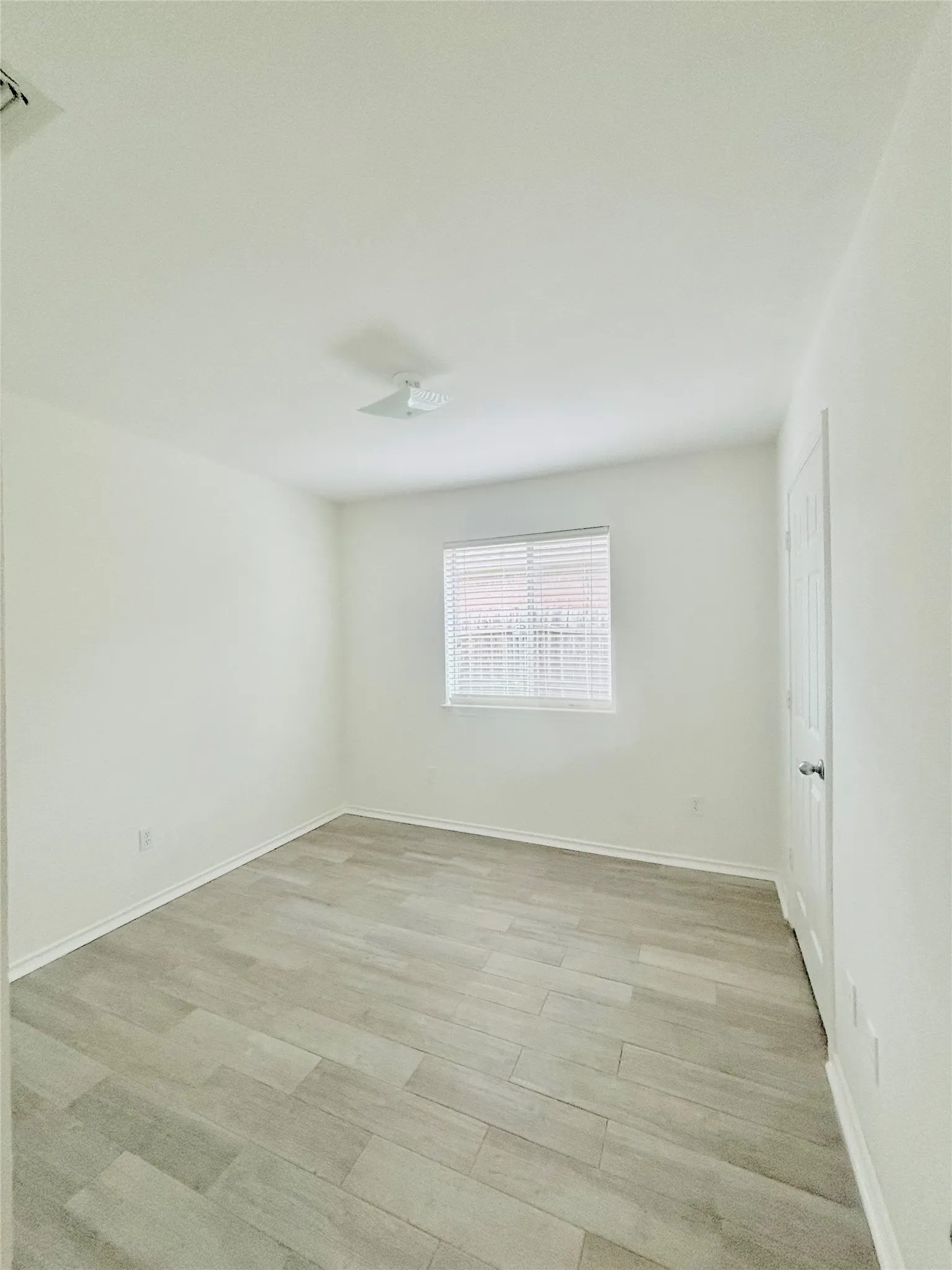Single Family Residence For Rent in Smith County , 5300 Meadow Court, Flint, Texas 75762, 3 Bedroom, 2 Bathroom, 2 Garage spaces, 1,772 Sqft, built in 2004, mls#21404366, Real Estate Agent in Flint, Homes For Rent in Smith county, Homes For Rent in Flint, Realtor in Flint Texas, Real Estate Brokerage Independent Realty Texas, Luminita Cordes Realtor