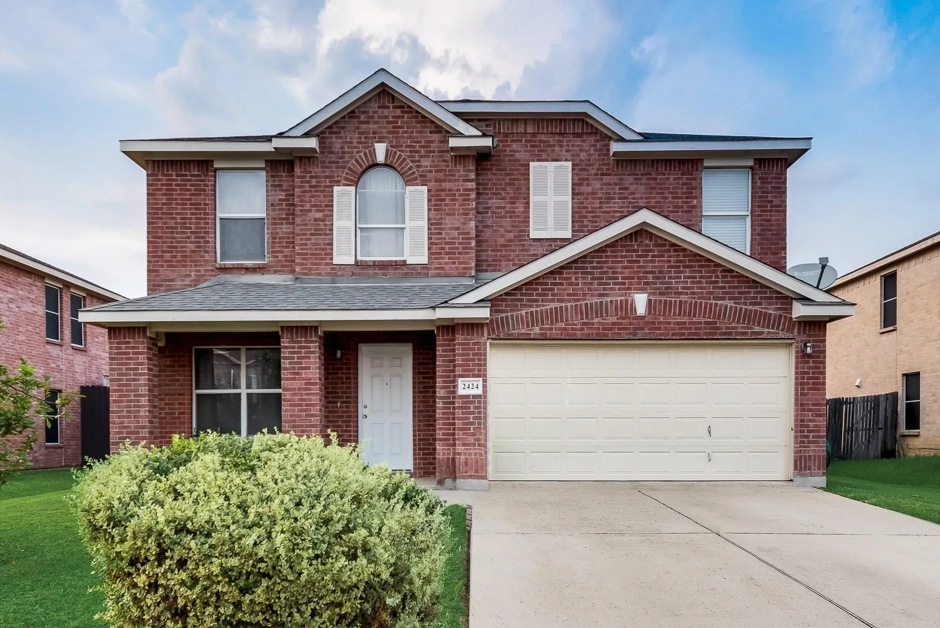 Single Family Residence For Rent in Tarrant County , 2424 Canyon Springs Drive, Grand Prairie, Texas 75052, 3 Bedroom, 3 Bathroom, 2 Garage spaces, 2,521 Sqft, built in 2005, mls#21404370, Real Estate Agent in Grand Prairie, Homes For Rent in Tarrant county, Homes For Rent in Grand Prairie, Realtor in Grand Prairie Texas, Real Estate Brokerage Independent Realty Texas, Luminita Cordes Realtor