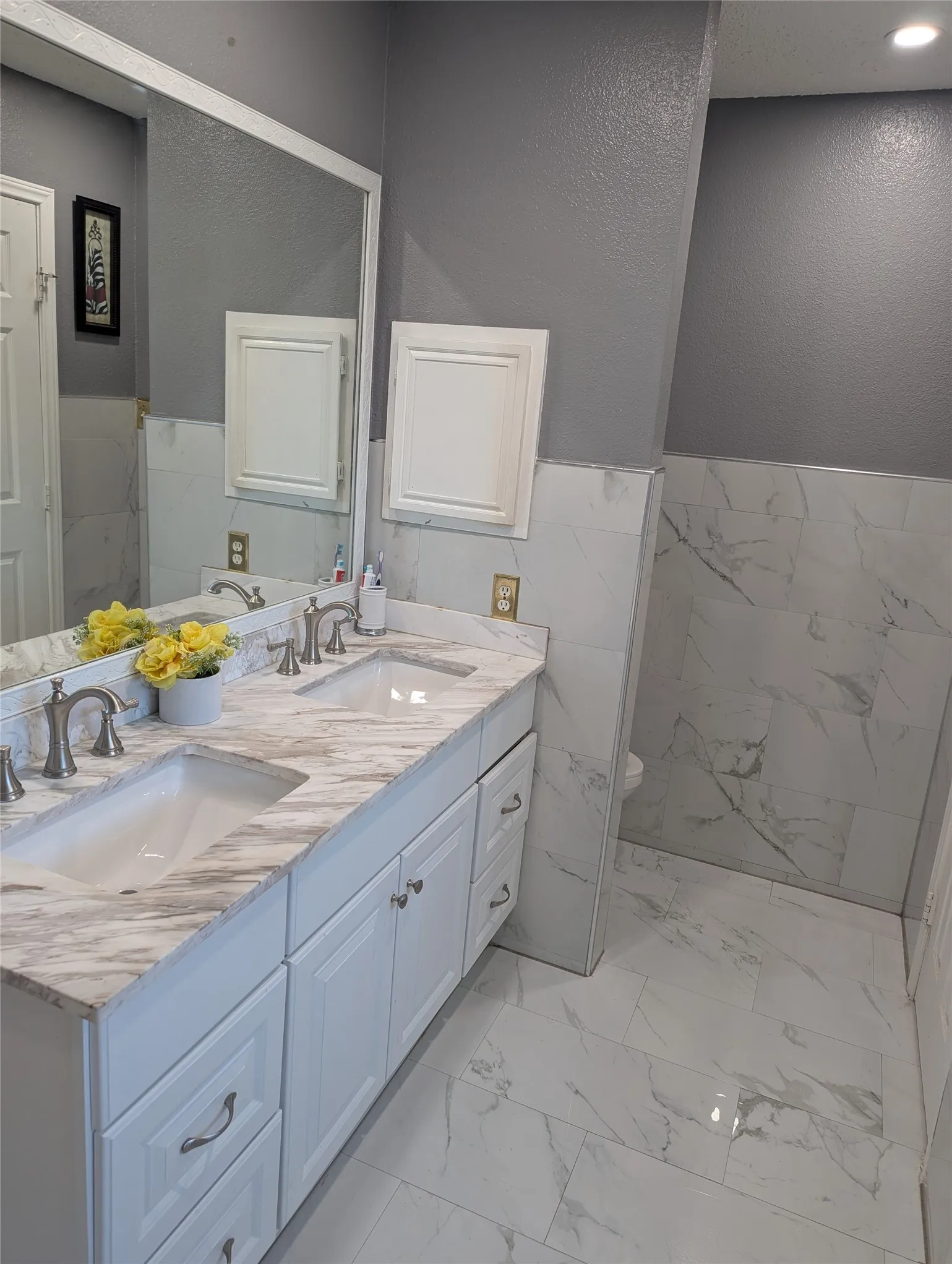 Single Family Residence For Sale in Denton County , 1787 Circle Creek Drive, Lewisville, Texas 75067, 3 Bedroom, 3 Bathroom, 2 Garage spaces, 1,520 Sqft, built in 1992, mls#21404379, Real Estate Agent in Lewisville, Homes For Sale in Denton county, Homes For Sale in Lewisville, Realtor in Lewisville Texas, Real Estate Brokerage Independent Realty Texas, Luminita Cordes Realtor