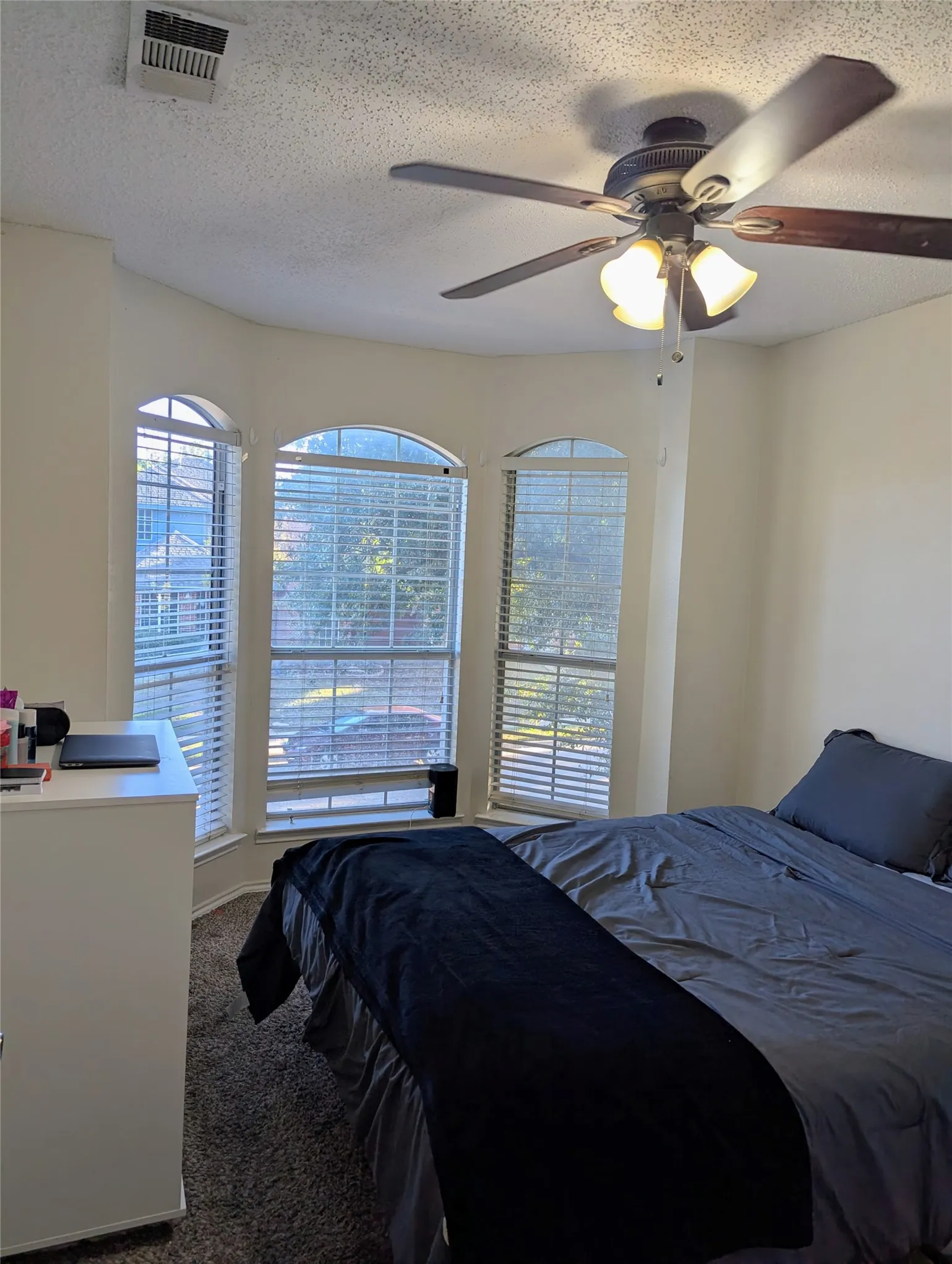 Single Family Residence For Sale in Denton County , 1787 Circle Creek Drive, Lewisville, Texas 75067, 3 Bedroom, 3 Bathroom, 2 Garage spaces, 1,520 Sqft, built in 1992, mls#21404379, Real Estate Agent in Lewisville, Homes For Sale in Denton county, Homes For Sale in Lewisville, Realtor in Lewisville Texas, Real Estate Brokerage Independent Realty Texas, Luminita Cordes Realtor