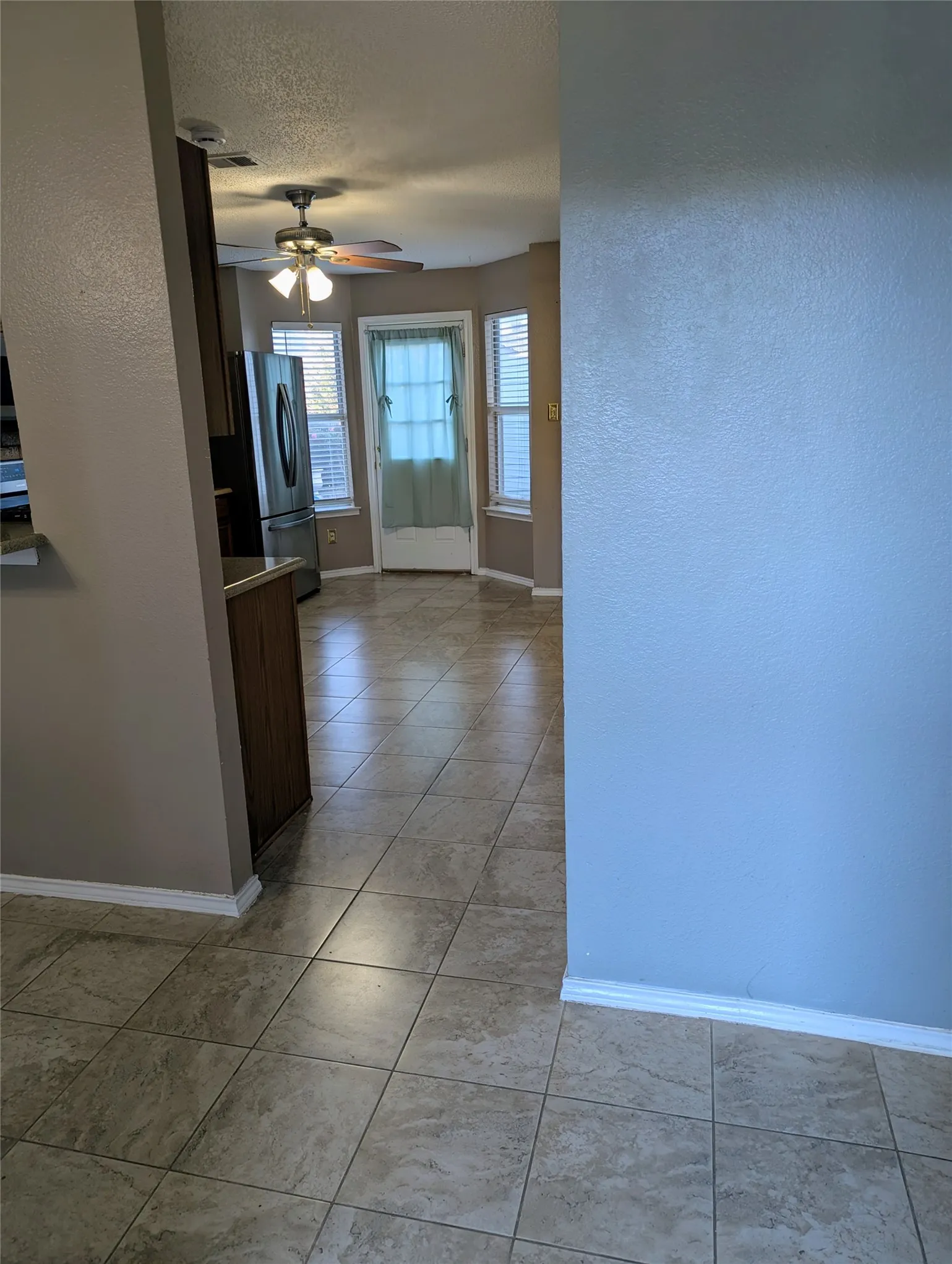 Single Family Residence For Sale in Denton County , 1787 Circle Creek Drive, Lewisville, Texas 75067, 3 Bedroom, 3 Bathroom, 2 Garage spaces, 1,520 Sqft, built in 1992, mls#21404379, Real Estate Agent in Lewisville, Homes For Sale in Denton county, Homes For Sale in Lewisville, Realtor in Lewisville Texas, Real Estate Brokerage Independent Realty Texas, Luminita Cordes Realtor