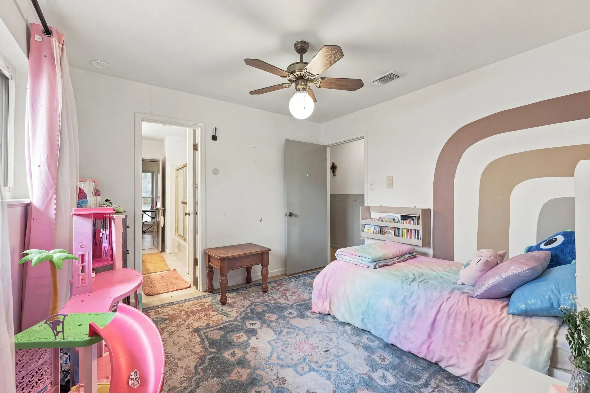 Single Family Residence For Sale in Fannin County , 1908 Nancy Lea Drive, Bonham, Texas 75418, 4 Bedroom, 3 Bathroom, 2 Garage spaces, 2,269 Sqft, built in 1974, mls#21404380, Real Estate Agent in Bonham, Homes For Sale in Fannin county, Homes For Sale in Bonham, Realtor in Bonham Texas, Real Estate Brokerage Independent Realty Texas, Luminita Cordes Realtor