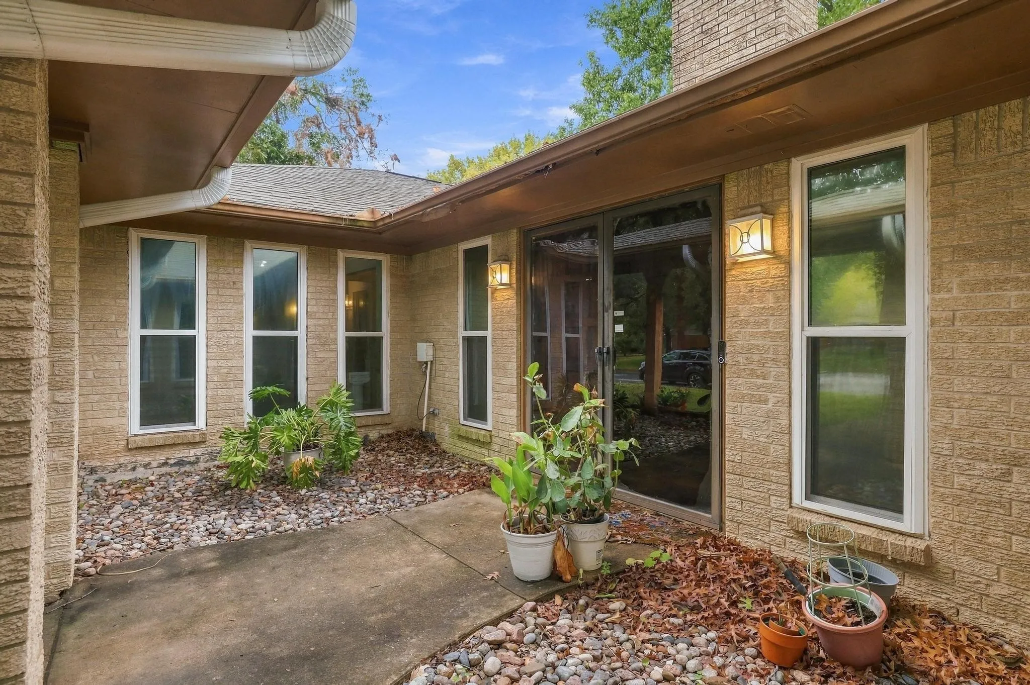 Single Family Residence For Sale in Fannin County , 1908 Nancy Lea Drive, Bonham, Texas 75418, 4 Bedroom, 3 Bathroom, 2 Garage spaces, 2,269 Sqft, built in 1974, mls#21404380, Real Estate Agent in Bonham, Homes For Sale in Fannin county, Homes For Sale in Bonham, Realtor in Bonham Texas, Real Estate Brokerage Independent Realty Texas, Luminita Cordes Realtor
