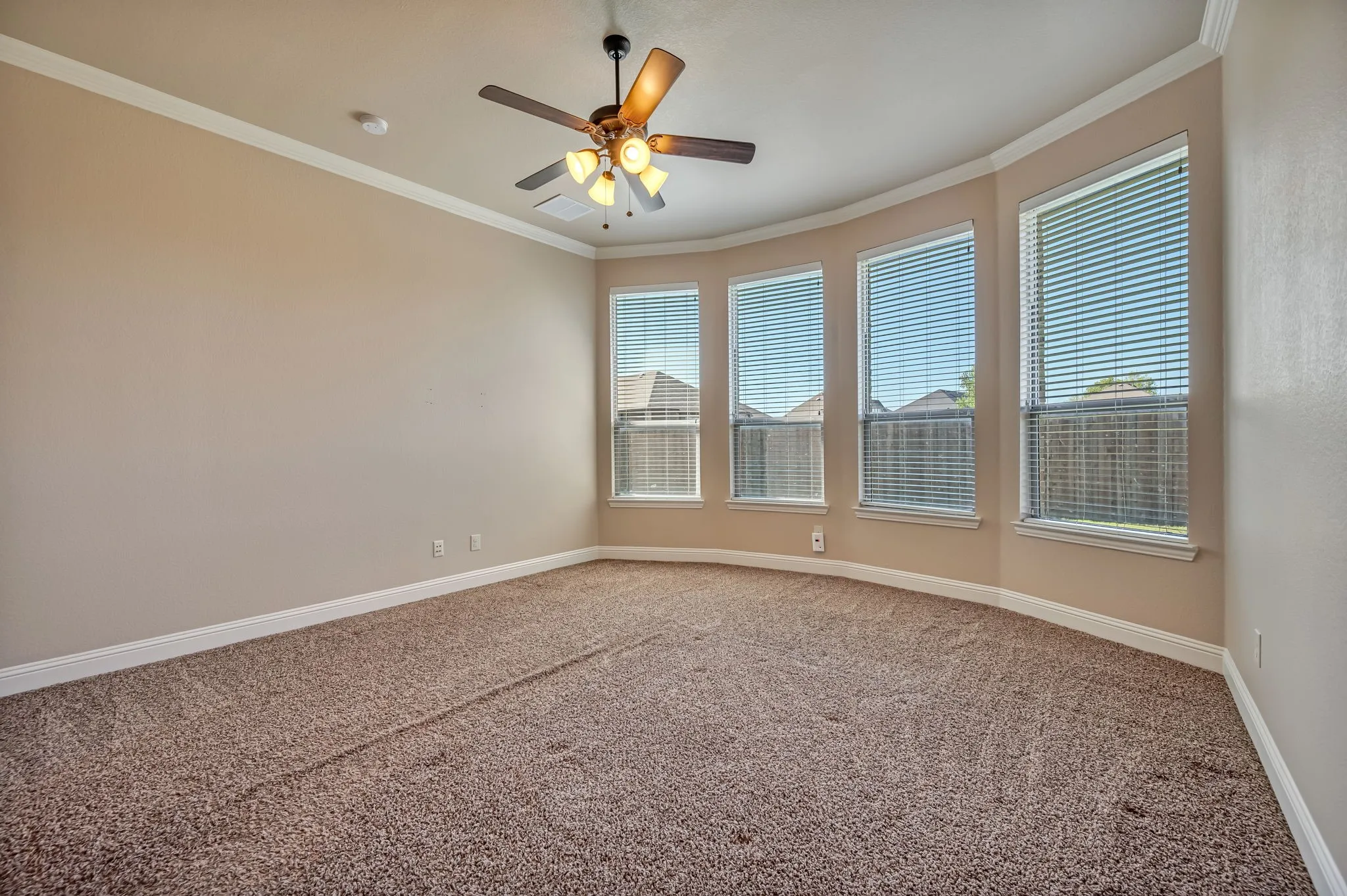 Single Family Residence For Sale in Kaufman County , 514 Madrone Trail, Forney, Texas 75126, 3 Bedroom, 2 Bathroom, 2 Garage spaces, 2,055 Sqft, built in 2012, mls#21404354, Real Estate Agent in Forney, Homes For Sale in Kaufman county, Homes For Sale in Forney, Realtor in Forney Texas, Real Estate Brokerage Independent Realty Texas, Luminita Cordes Realtor