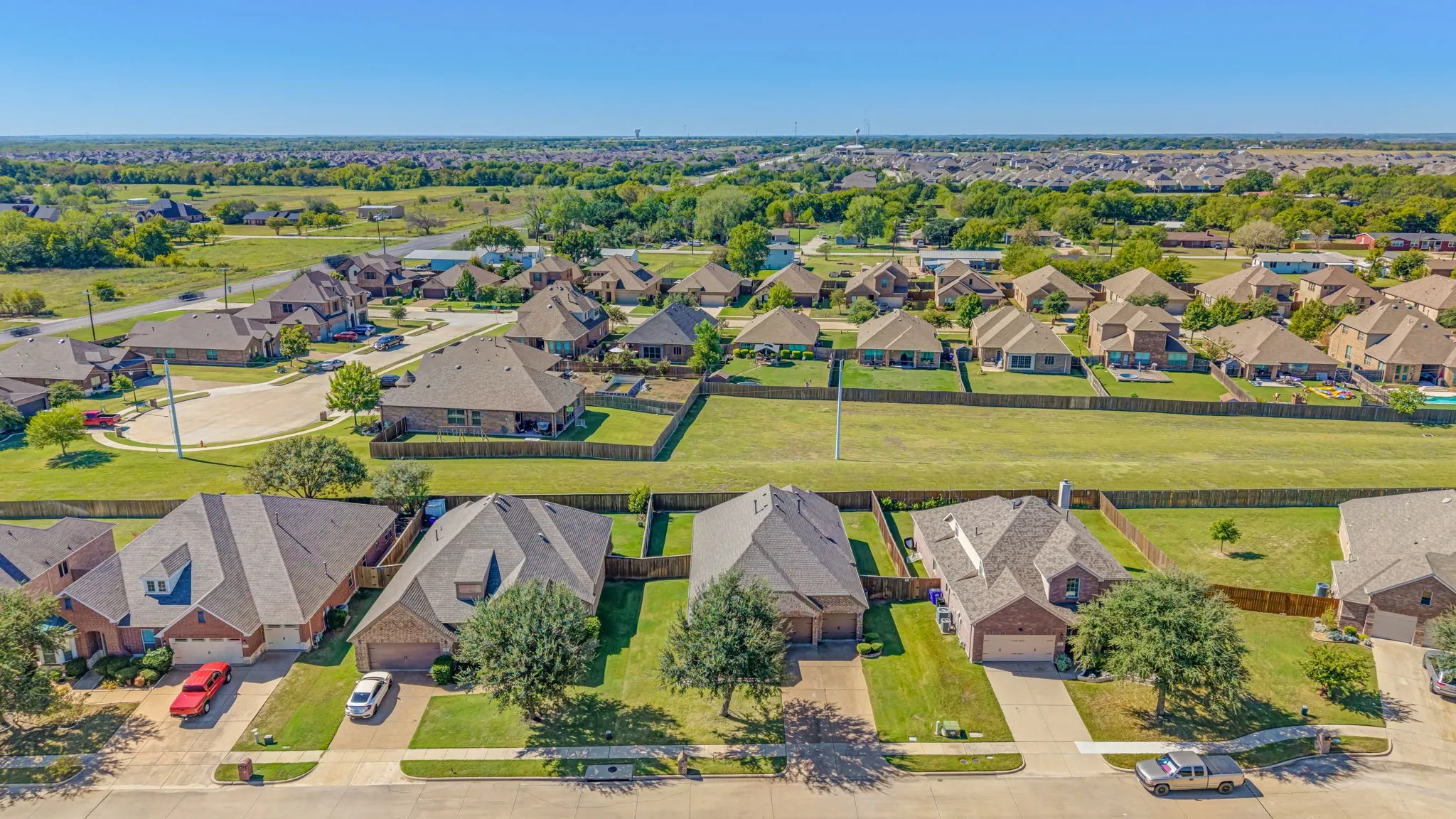 Single Family Residence For Sale in Kaufman County , 514 Madrone Trail, Forney, Texas 75126, 3 Bedroom, 2 Bathroom, 2 Garage spaces, 2,055 Sqft, built in 2012, mls#21404354, Real Estate Agent in Forney, Homes For Sale in Kaufman county, Homes For Sale in Forney, Realtor in Forney Texas, Real Estate Brokerage Independent Realty Texas, Luminita Cordes Realtor