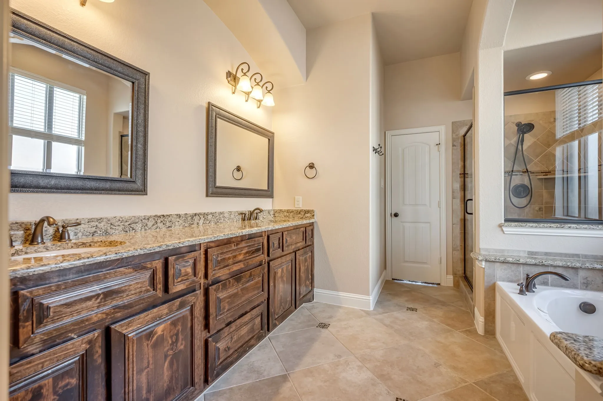 Single Family Residence For Sale in Kaufman County , 514 Madrone Trail, Forney, Texas 75126, 3 Bedroom, 2 Bathroom, 2 Garage spaces, 2,055 Sqft, built in 2012, mls#21404354, Real Estate Agent in Forney, Homes For Sale in Kaufman county, Homes For Sale in Forney, Realtor in Forney Texas, Real Estate Brokerage Independent Realty Texas, Luminita Cordes Realtor