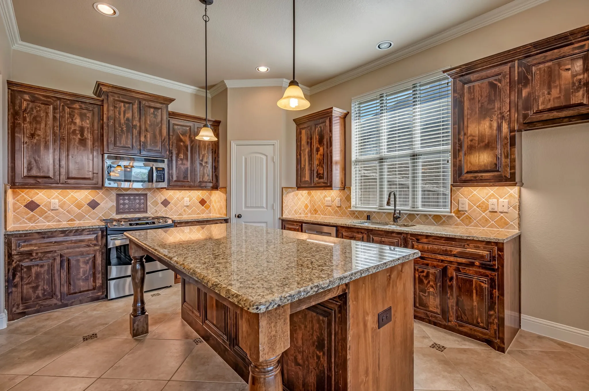 Single Family Residence For Sale in Kaufman County , 514 Madrone Trail, Forney, Texas 75126, 3 Bedroom, 2 Bathroom, 2 Garage spaces, 2,055 Sqft, built in 2012, mls#21404354, Real Estate Agent in Forney, Homes For Sale in Kaufman county, Homes For Sale in Forney, Realtor in Forney Texas, Real Estate Brokerage Independent Realty Texas, Luminita Cordes Realtor