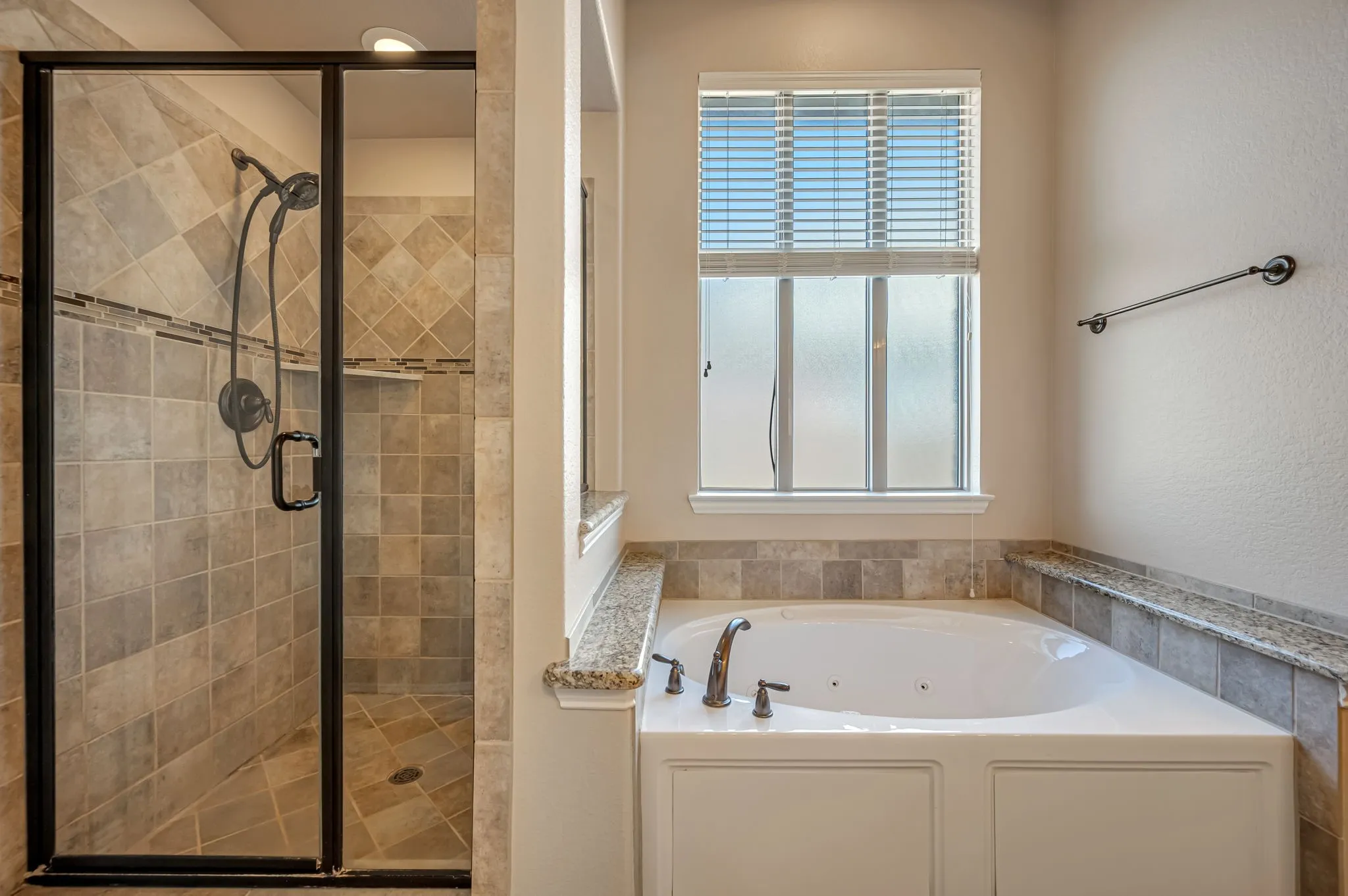 Single Family Residence For Sale in Kaufman County , 514 Madrone Trail, Forney, Texas 75126, 3 Bedroom, 2 Bathroom, 2 Garage spaces, 2,055 Sqft, built in 2012, mls#21404354, Real Estate Agent in Forney, Homes For Sale in Kaufman county, Homes For Sale in Forney, Realtor in Forney Texas, Real Estate Brokerage Independent Realty Texas, Luminita Cordes Realtor