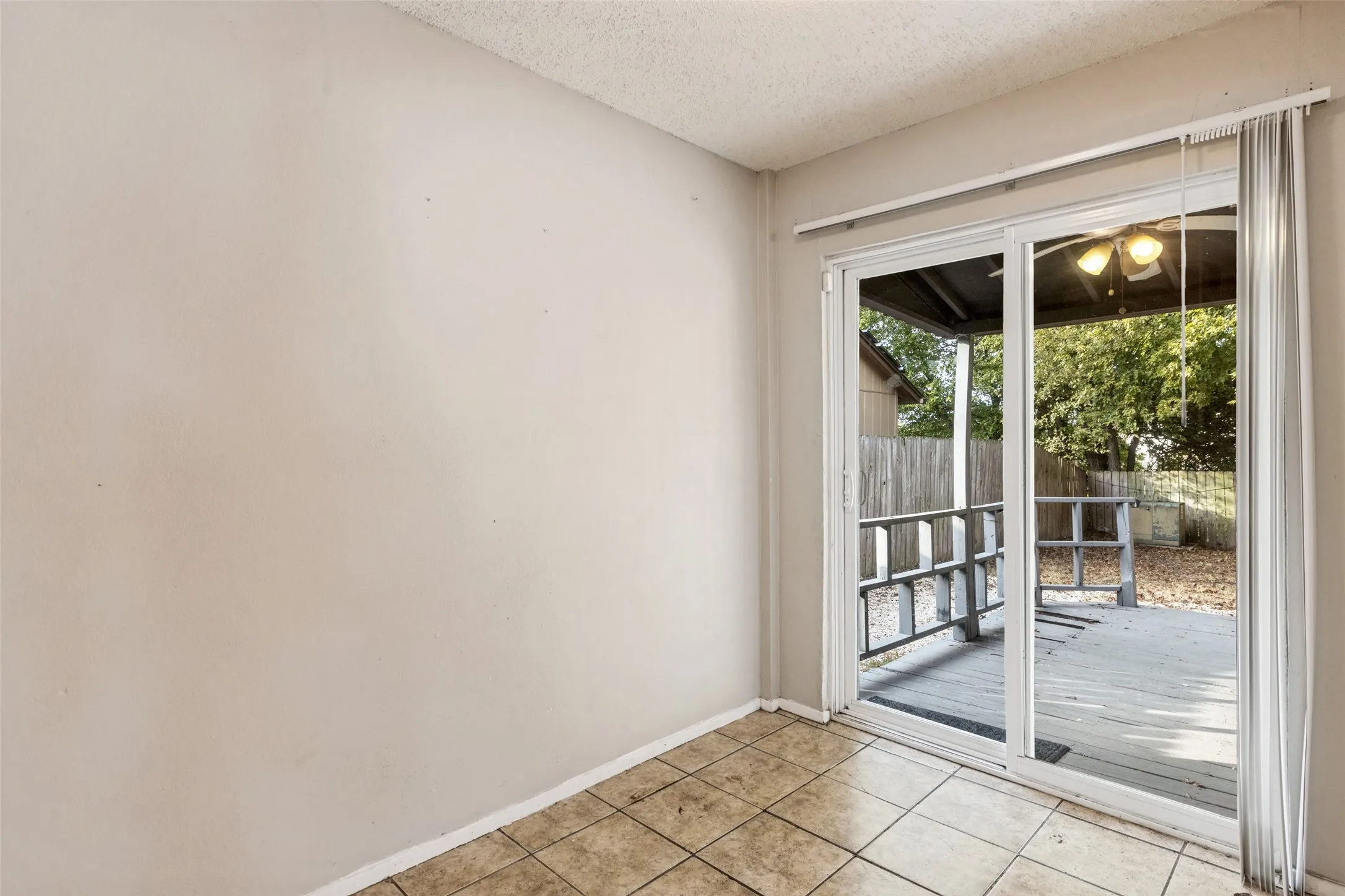 Single Family Residence For Sale in Travis County , 12206 Tyson Cove A, Austin, Texas 78758, 2 Bedroom, 3 Bathroom, 2 Garage spaces, 1,507 Sqft, built in 1984, mls#21399510, Real Estate Agent in Austin, Homes For Sale in Travis county, Homes For Sale in Austin, Realtor in Austin Texas, Real Estate Brokerage Independent Realty Texas, Luminita Cordes Realtor