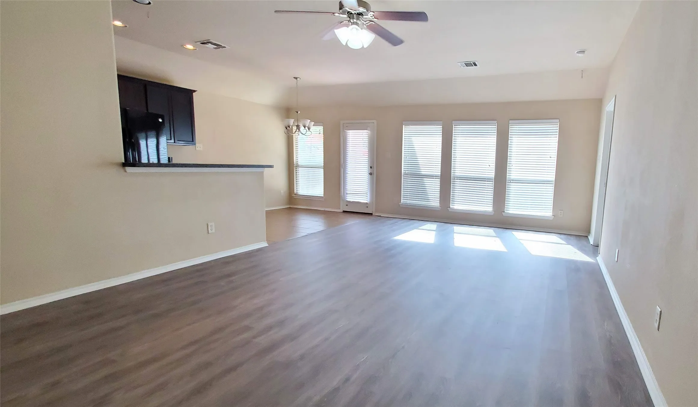 Single Family Residence For Rent in Collin County , 918 Bens Drive, Anna, Texas 75409, 3 Bedroom, 2 Bathroom, 2 Garage spaces, 1,402 Sqft, built in 2013, mls#21404393, Real Estate Agent in Anna, Homes For Rent in Collin county, Homes For Rent in Anna, Realtor in Anna Texas, Real Estate Brokerage Independent Realty Texas, Luminita Cordes Realtor