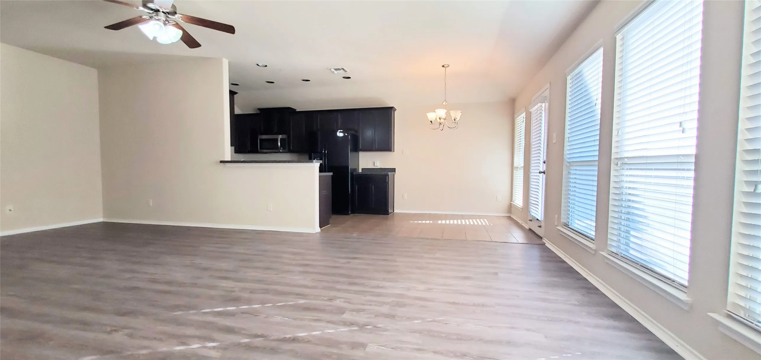 Single Family Residence For Rent in Collin County , 918 Bens Drive, Anna, Texas 75409, 3 Bedroom, 2 Bathroom, 2 Garage spaces, 1,402 Sqft, built in 2013, mls#21404393, Real Estate Agent in Anna, Homes For Rent in Collin county, Homes For Rent in Anna, Realtor in Anna Texas, Real Estate Brokerage Independent Realty Texas, Luminita Cordes Realtor