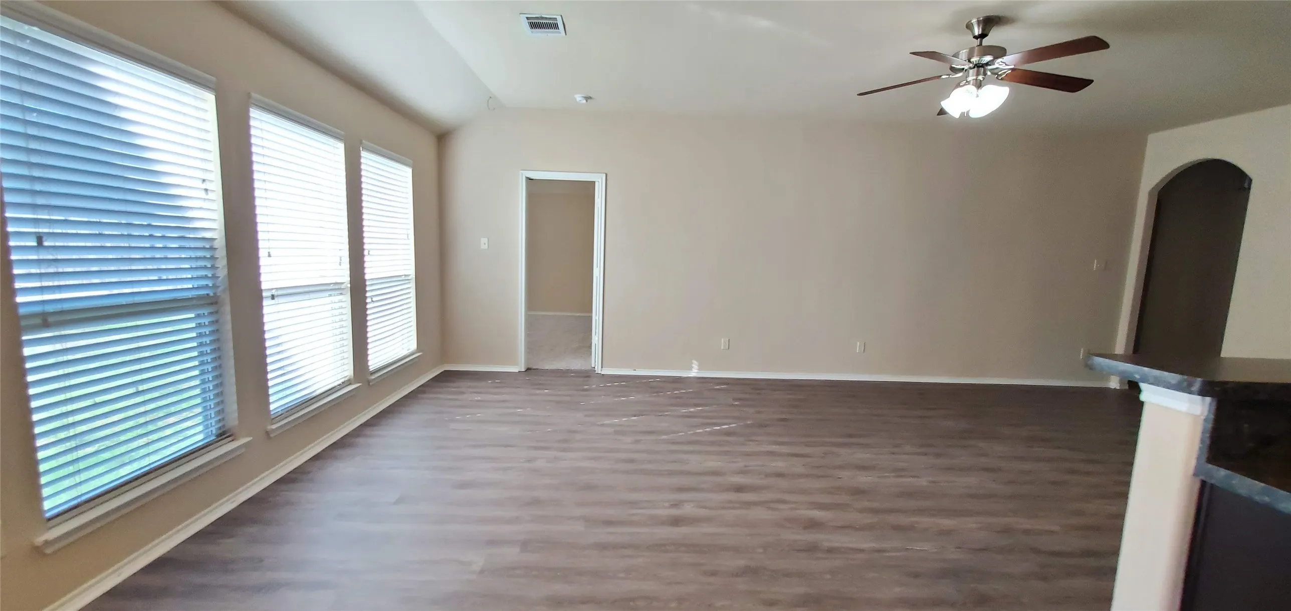 Single Family Residence For Rent in Collin County , 918 Bens Drive, Anna, Texas 75409, 3 Bedroom, 2 Bathroom, 2 Garage spaces, 1,402 Sqft, built in 2013, mls#21404393, Real Estate Agent in Anna, Homes For Rent in Collin county, Homes For Rent in Anna, Realtor in Anna Texas, Real Estate Brokerage Independent Realty Texas, Luminita Cordes Realtor