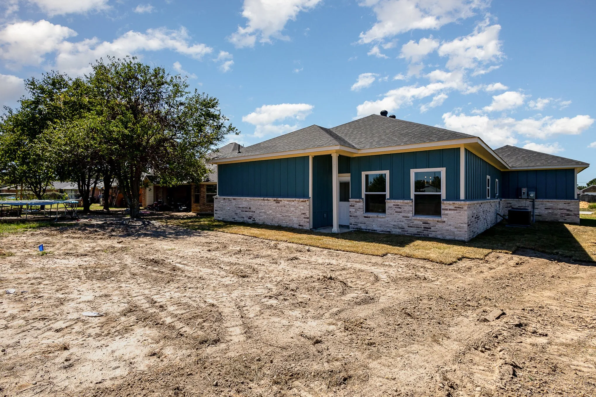 Single Family Residence For Sale in Henderson County , 230 Flying Bridge Drive, Gun Barrel City, Texas 75156, 3 Bedroom, 2 Bathroom, 2 Garage spaces, 1,627 Sqft, built in 2024, mls#21403619, Real Estate Agent in Gun Barrel City, Homes For Sale in Henderson county, Homes For Sale in Gun Barrel City, Realtor in Gun Barrel City Texas, Real Estate Brokerage Independent Realty Texas, Luminita Cordes Realtor
