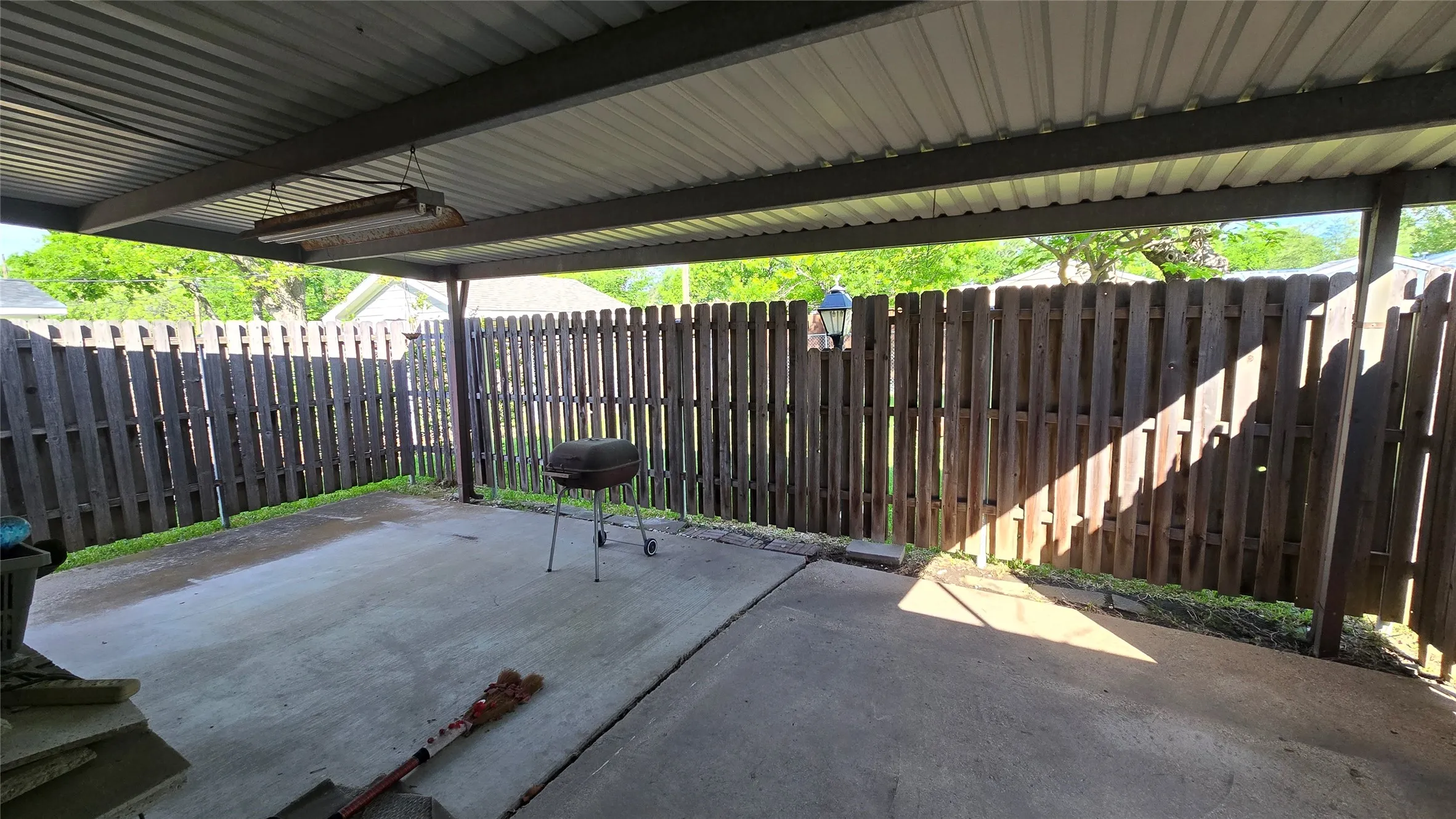 Single Family Residence For Sale in Dallas County , 3709 Susan Drive, Mesquite, Texas 75150, 3 Bedroom, 2 Bathroom, Garage spaces, 1,344 Sqft, built in 1959, mls#21404409, Real Estate Agent in Mesquite, Homes For Sale in Dallas county, Homes For Sale in Mesquite, Realtor in Mesquite Texas, Real Estate Brokerage Independent Realty Texas, Luminita Cordes Realtor