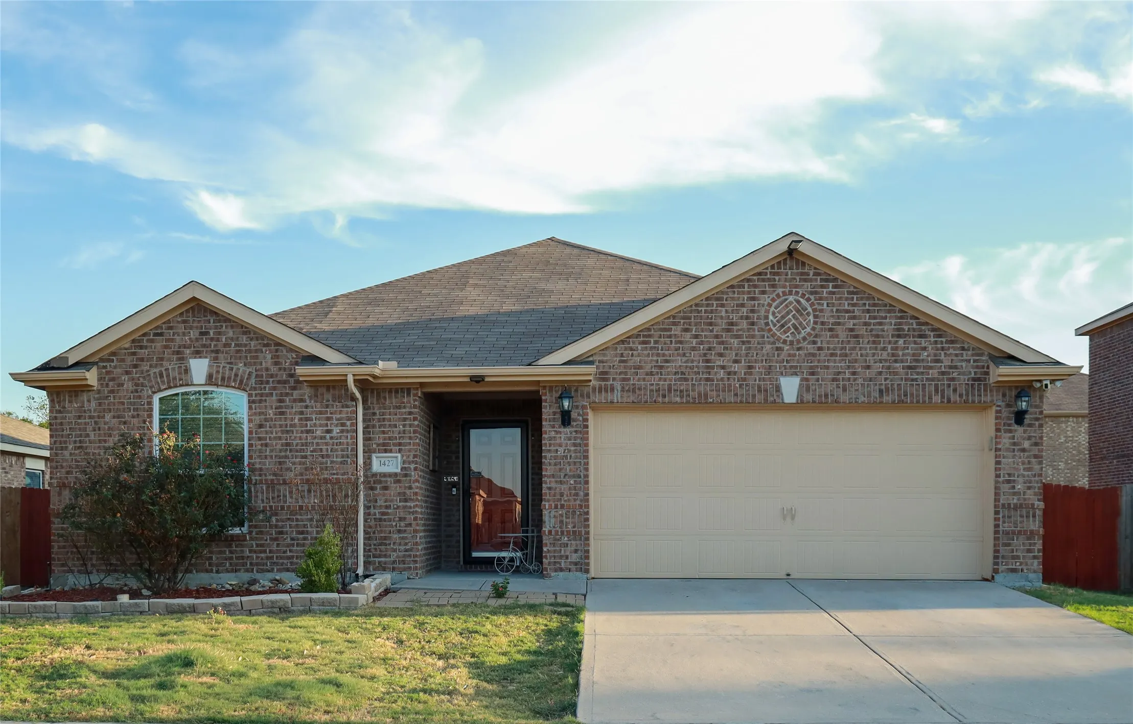 Single Family Residence For Sale in Collin County , 1427 Englemann Drive, Princeton, Texas 75407, 3 Bedroom, 2 Bathroom, 2 Garage spaces, 1,615 Sqft, built in 2016, mls#21403816, Real Estate Agent in Princeton, Homes For Sale in Collin county, Homes For Sale in Princeton, Realtor in Princeton Texas, Real Estate Brokerage Independent Realty Texas, Luminita Cordes Realtor