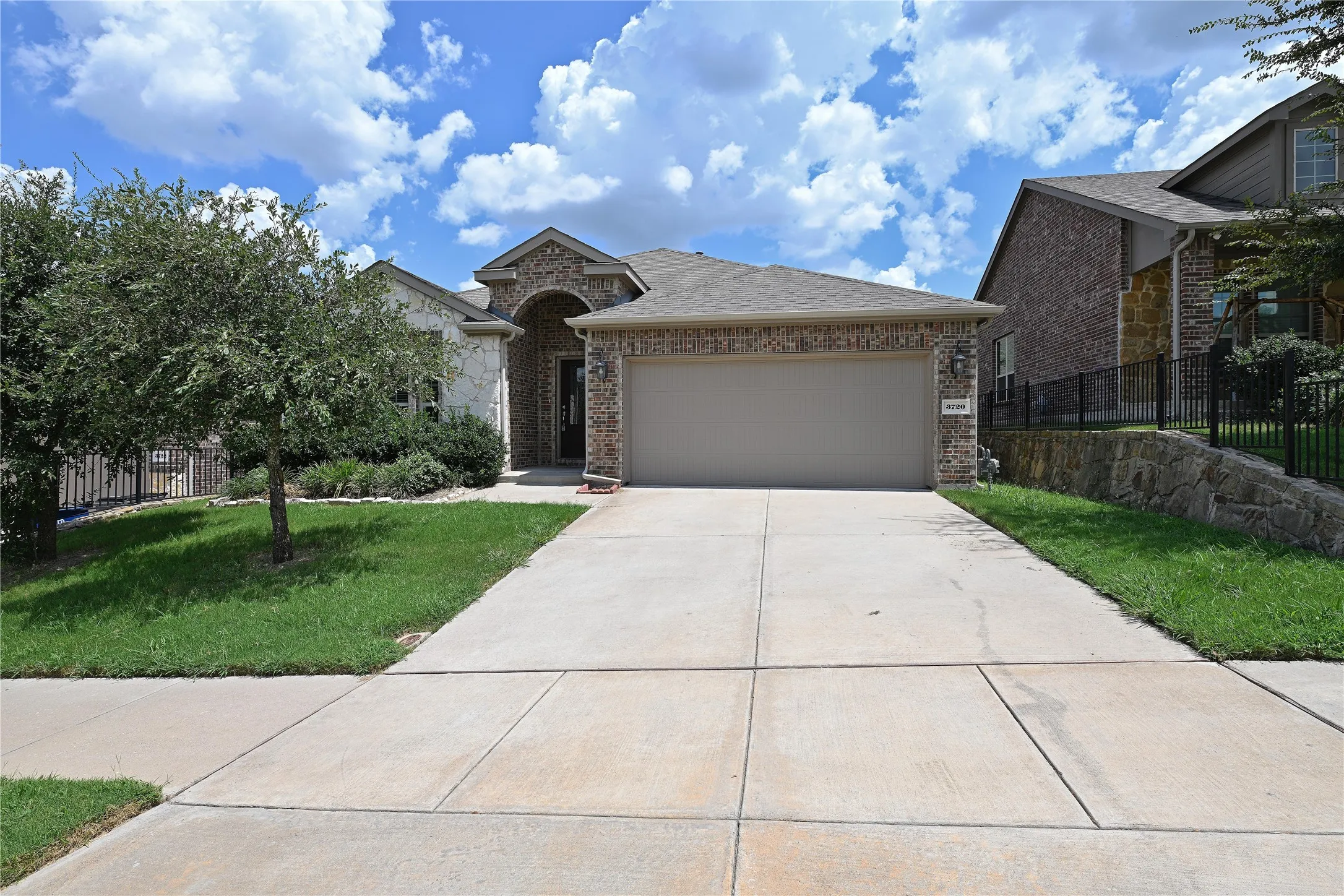 Single Family Residence For Rent in Collin County , 3720 Kendall Road, Melissa, Texas 75454, 3 Bedroom, 2 Bathroom, 2 Garage spaces, 1,897 Sqft, built in 2018, mls#21404381, Real Estate Agent in Melissa, Homes For Rent in Collin county, Homes For Rent in Melissa, Realtor in Melissa Texas, Real Estate Brokerage Independent Realty Texas, Luminita Cordes Realtor