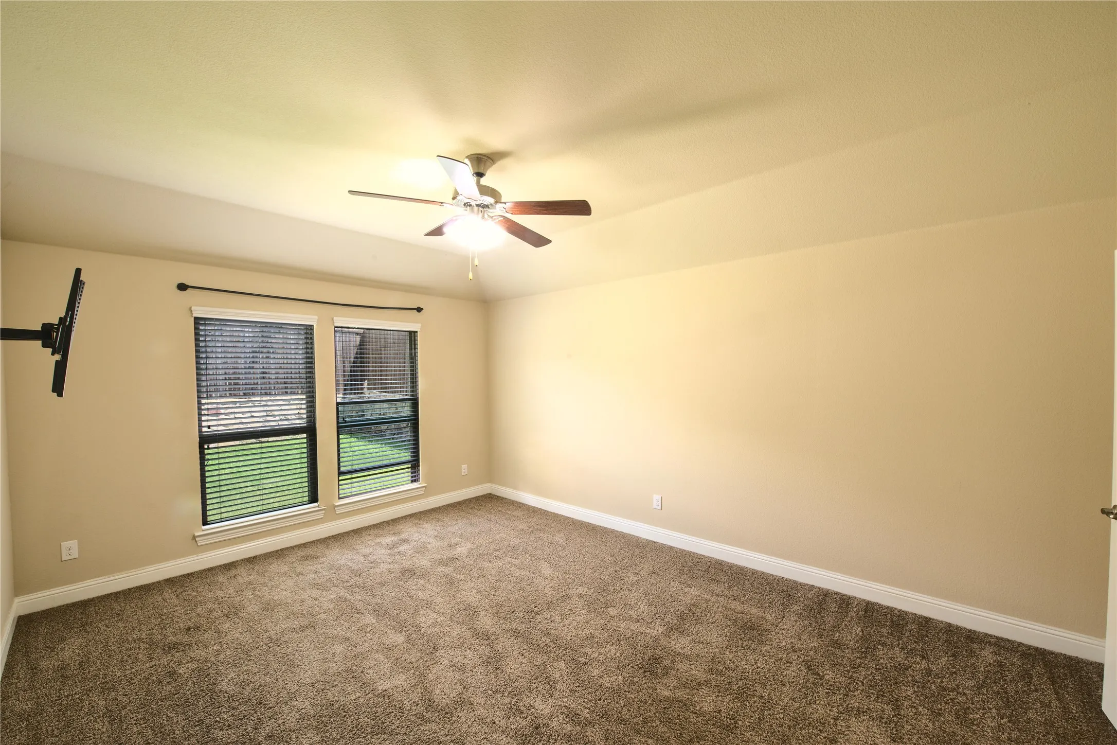 Single Family Residence For Rent in Collin County , 3720 Kendall Road, Melissa, Texas 75454, 3 Bedroom, 2 Bathroom, 2 Garage spaces, 1,897 Sqft, built in 2018, mls#21404381, Real Estate Agent in Melissa, Homes For Rent in Collin county, Homes For Rent in Melissa, Realtor in Melissa Texas, Real Estate Brokerage Independent Realty Texas, Luminita Cordes Realtor