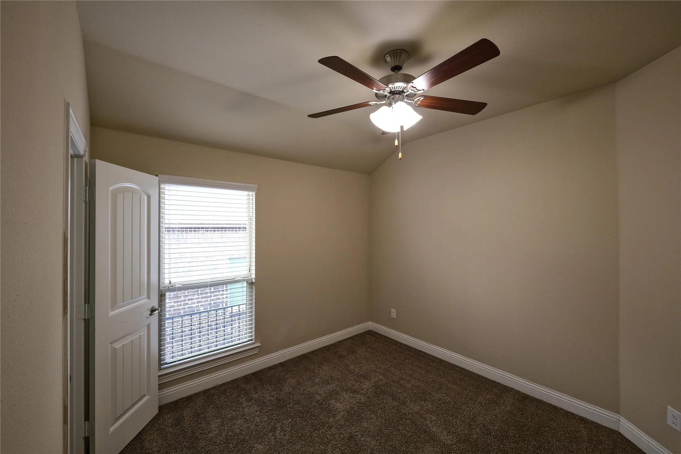 Single Family Residence For Rent in Collin County , 3720 Kendall Road, Melissa, Texas 75454, 3 Bedroom, 2 Bathroom, 2 Garage spaces, 1,897 Sqft, built in 2018, mls#21404381, Real Estate Agent in Melissa, Homes For Rent in Collin county, Homes For Rent in Melissa, Realtor in Melissa Texas, Real Estate Brokerage Independent Realty Texas, Luminita Cordes Realtor