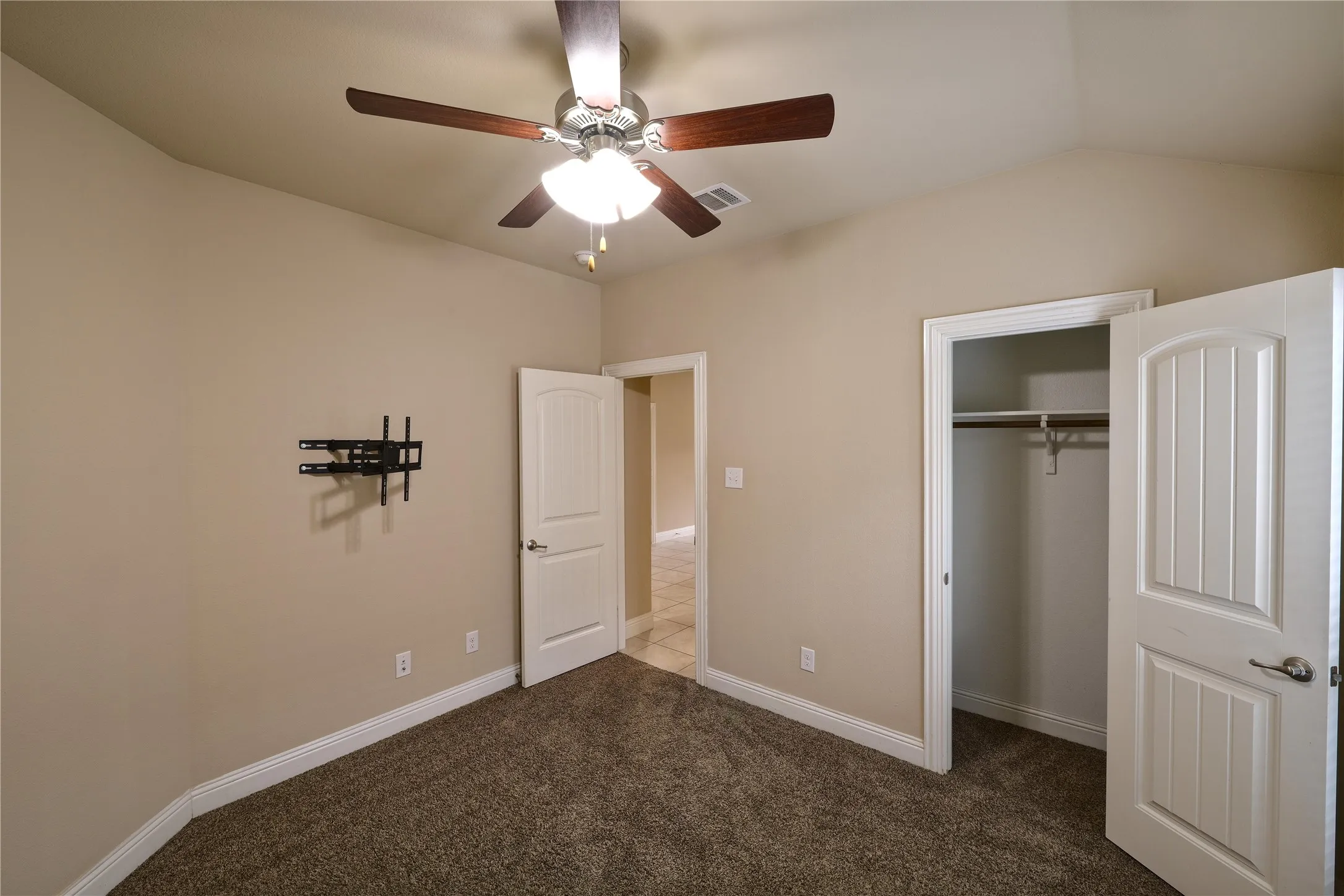 Single Family Residence For Rent in Collin County , 3720 Kendall Road, Melissa, Texas 75454, 3 Bedroom, 2 Bathroom, 2 Garage spaces, 1,897 Sqft, built in 2018, mls#21404381, Real Estate Agent in Melissa, Homes For Rent in Collin county, Homes For Rent in Melissa, Realtor in Melissa Texas, Real Estate Brokerage Independent Realty Texas, Luminita Cordes Realtor