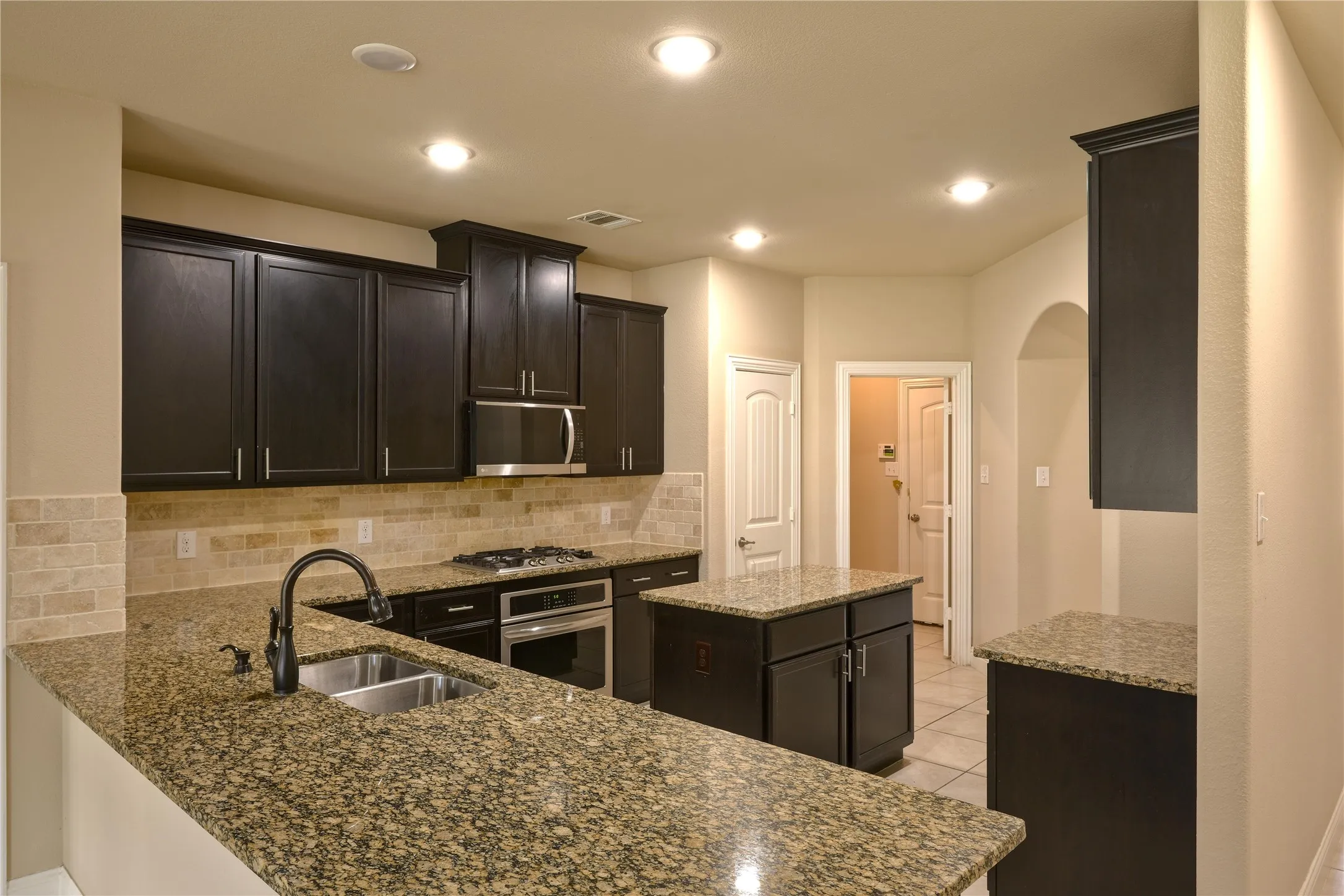 Single Family Residence For Rent in Collin County , 3720 Kendall Road, Melissa, Texas 75454, 3 Bedroom, 2 Bathroom, 2 Garage spaces, 1,897 Sqft, built in 2018, mls#21404381, Real Estate Agent in Melissa, Homes For Rent in Collin county, Homes For Rent in Melissa, Realtor in Melissa Texas, Real Estate Brokerage Independent Realty Texas, Luminita Cordes Realtor