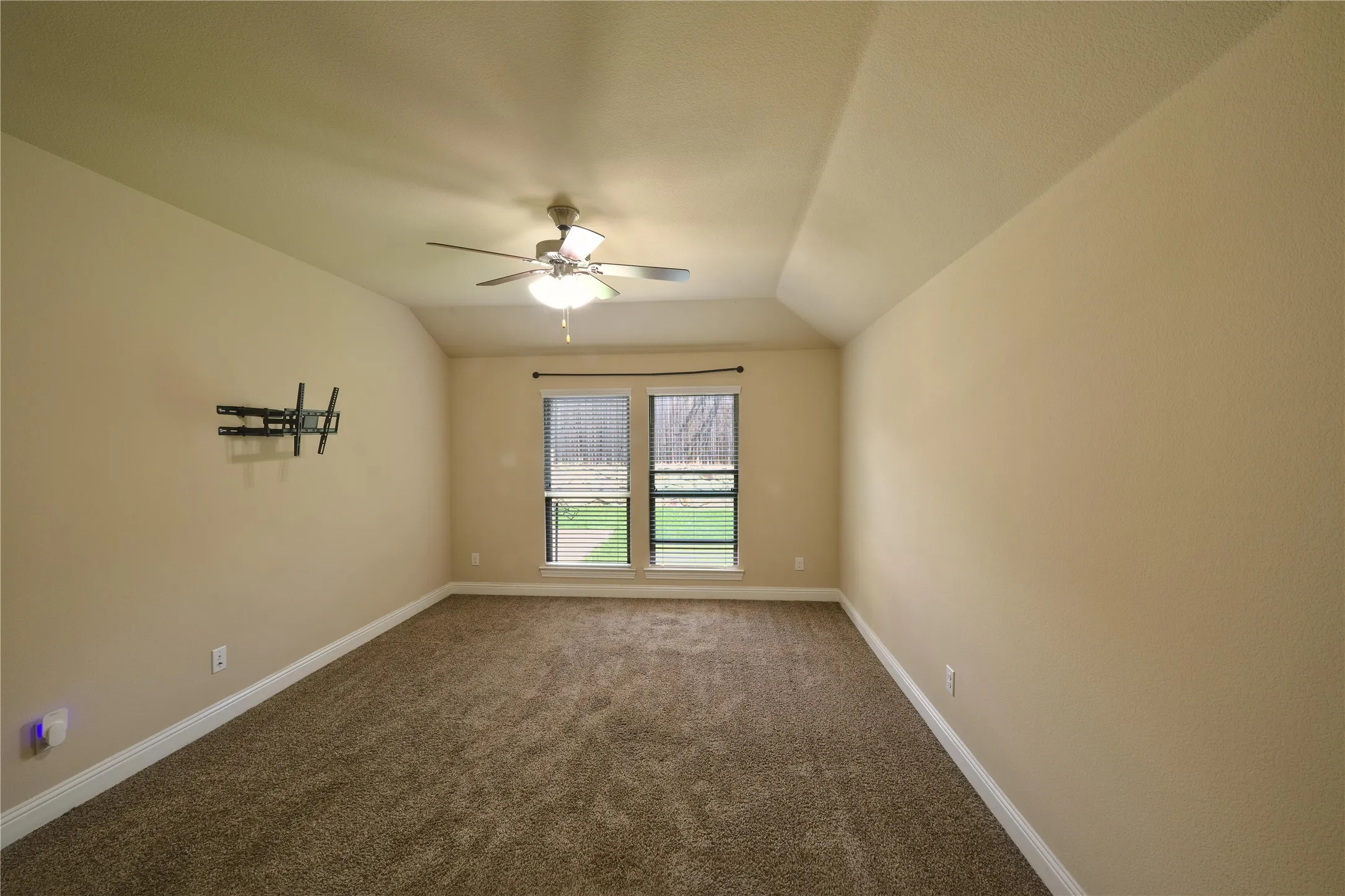 Single Family Residence For Rent in Collin County , 3720 Kendall Road, Melissa, Texas 75454, 3 Bedroom, 2 Bathroom, 2 Garage spaces, 1,897 Sqft, built in 2018, mls#21404381, Real Estate Agent in Melissa, Homes For Rent in Collin county, Homes For Rent in Melissa, Realtor in Melissa Texas, Real Estate Brokerage Independent Realty Texas, Luminita Cordes Realtor