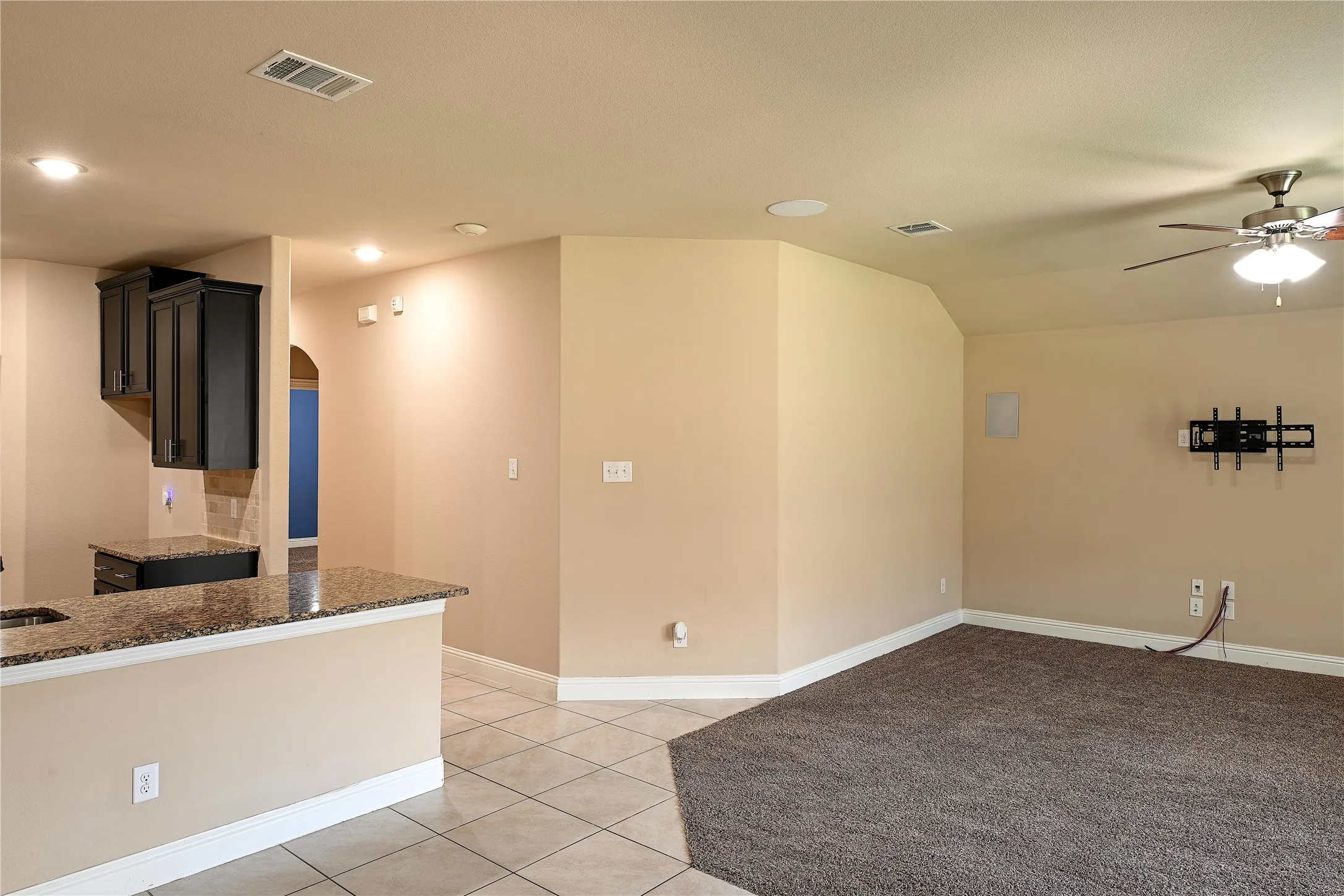 Single Family Residence For Rent in Collin County , 3720 Kendall Road, Melissa, Texas 75454, 3 Bedroom, 2 Bathroom, 2 Garage spaces, 1,897 Sqft, built in 2018, mls#21404381, Real Estate Agent in Melissa, Homes For Rent in Collin county, Homes For Rent in Melissa, Realtor in Melissa Texas, Real Estate Brokerage Independent Realty Texas, Luminita Cordes Realtor