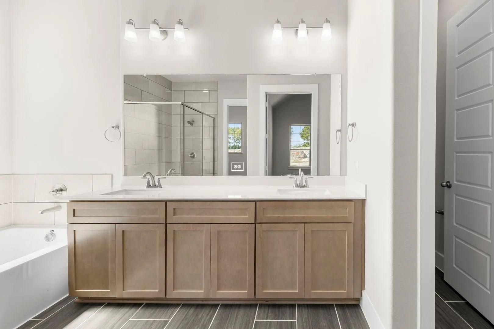 Single Family Residence For Rent in Collin County , 1429 Tipperary Drive, Celina, Texas 75009, 3 Bedroom, 2 Bathroom, 2 Garage spaces, 1,641 Sqft, built in 2025, mls#21402566, Real Estate Agent in Celina, Homes For Rent in Collin county, Homes For Rent in Celina, Realtor in Celina Texas, Real Estate Brokerage Independent Realty Texas, Luminita Cordes Realtor