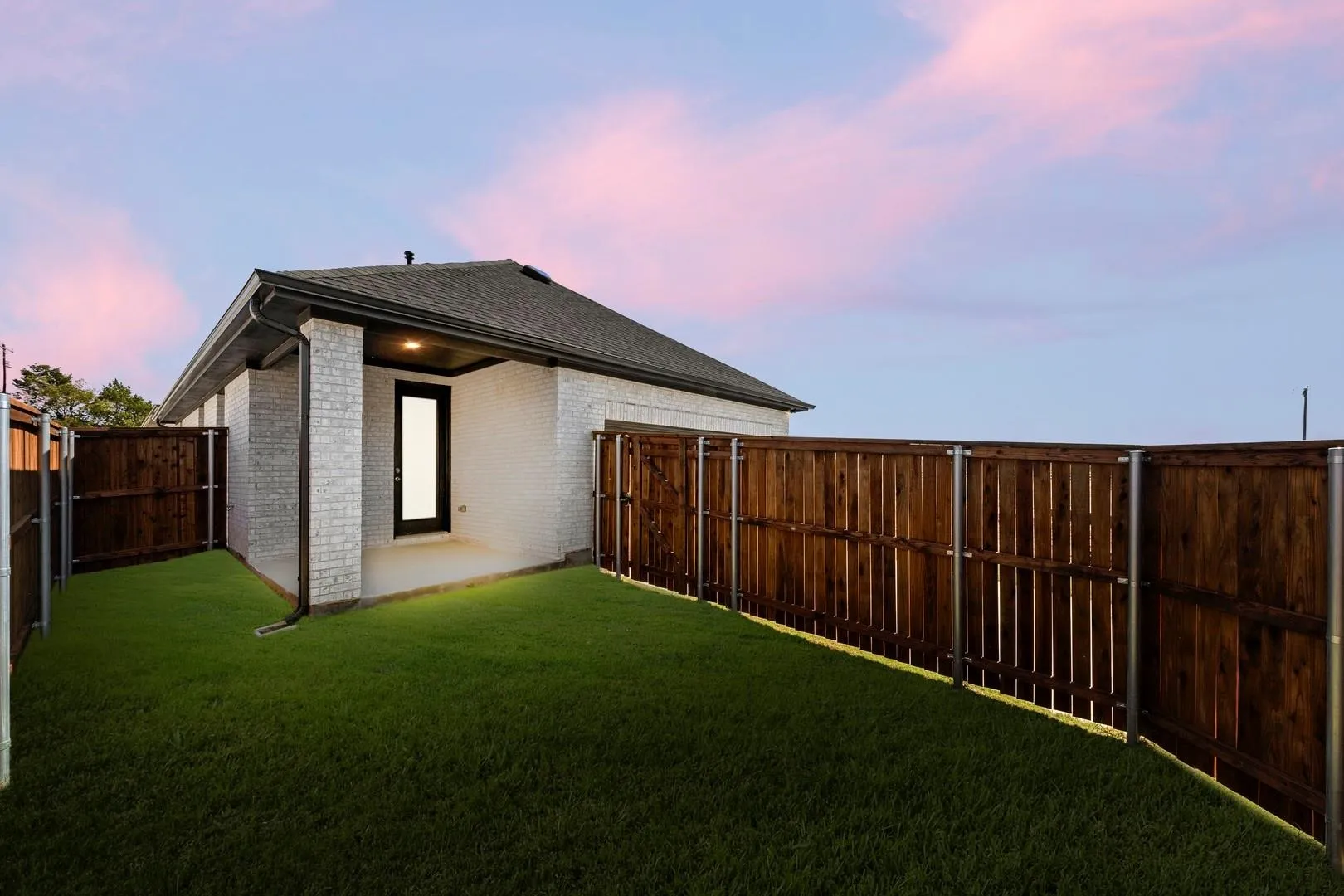 Single Family Residence For Rent in Collin County , 1429 Tipperary Drive, Celina, Texas 75009, 3 Bedroom, 2 Bathroom, 2 Garage spaces, 1,641 Sqft, built in 2025, mls#21402566, Real Estate Agent in Celina, Homes For Rent in Collin county, Homes For Rent in Celina, Realtor in Celina Texas, Real Estate Brokerage Independent Realty Texas, Luminita Cordes Realtor