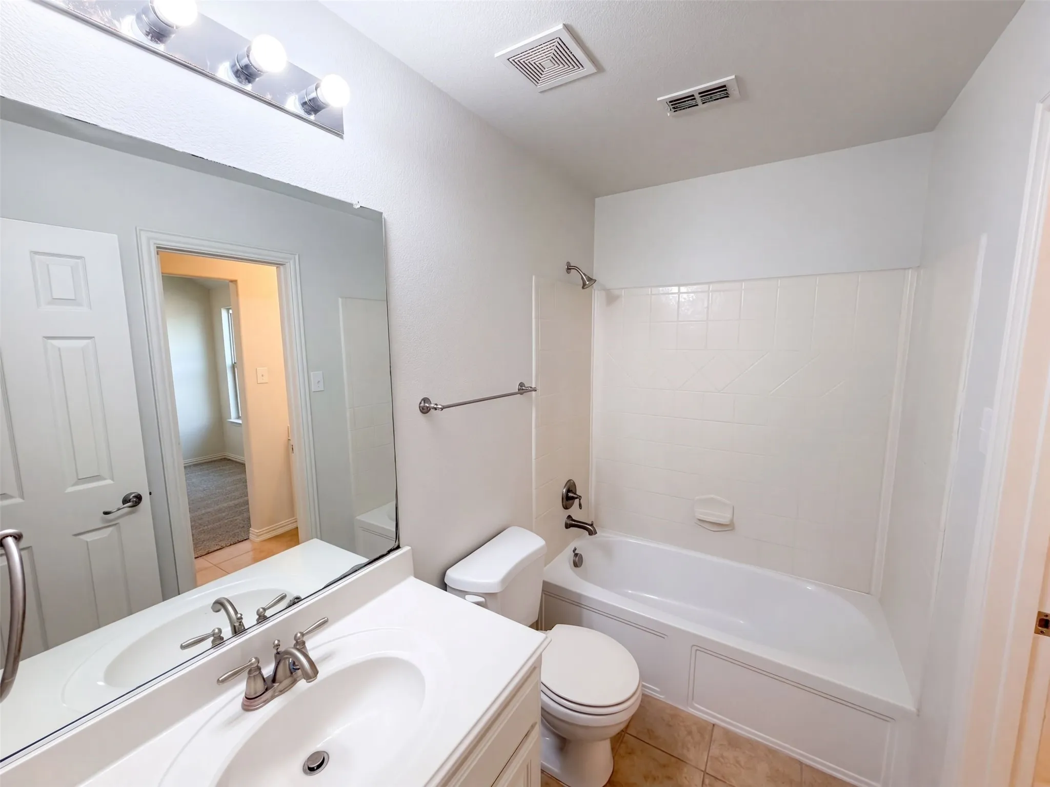 Single Family Residence For Sale in Denton County , 1617 Fallingwater Trail, Haslet, Texas 76177, 4 Bedroom, 3 Bathroom, 2 Garage spaces, 3,057 Sqft, built in 2009, mls#21404425, Real Estate Agent in Haslet, Homes For Sale in Denton county, Homes For Sale in Haslet, Realtor in Haslet Texas, Real Estate Brokerage Independent Realty Texas, Luminita Cordes Realtor