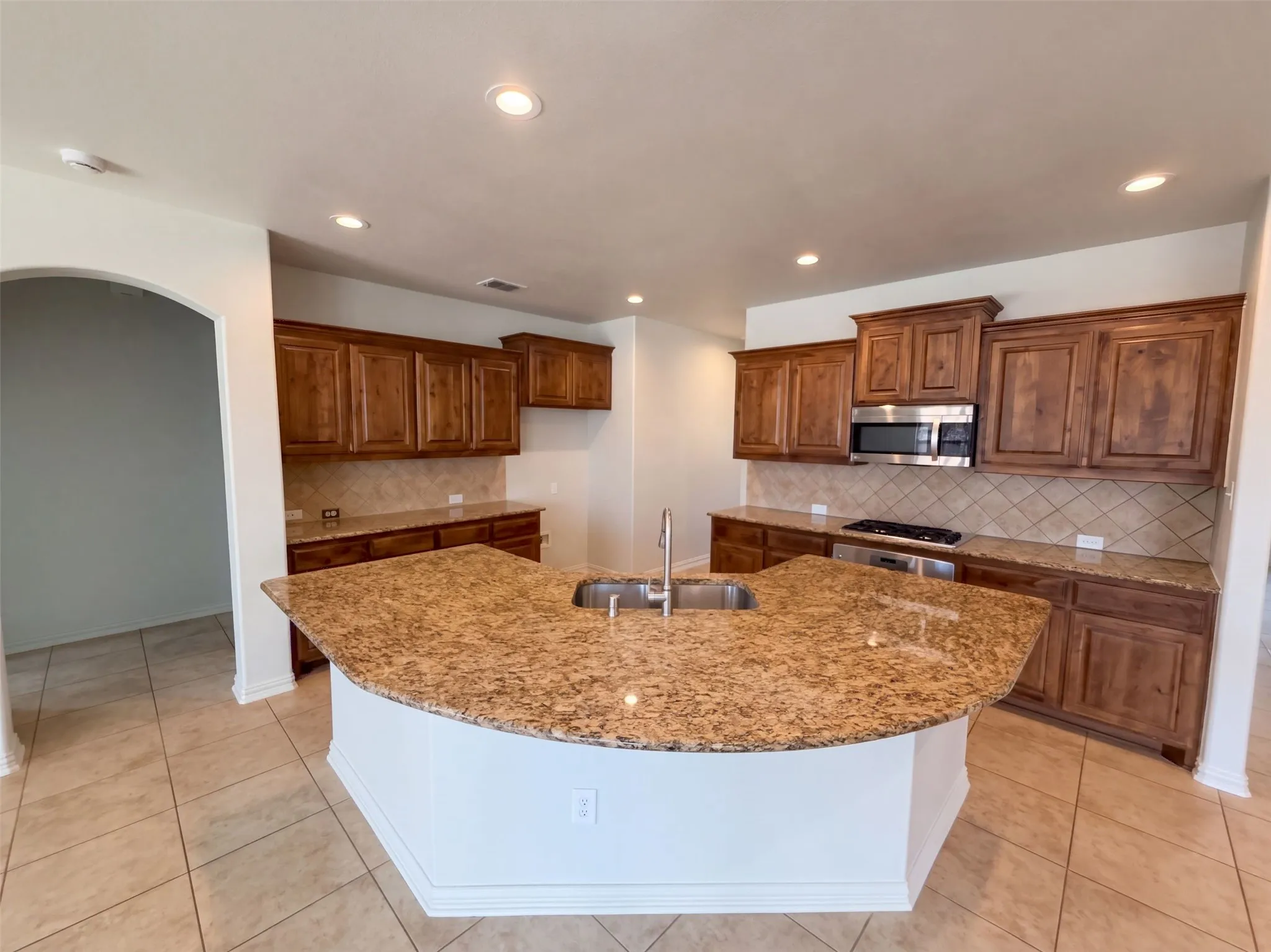 Single Family Residence For Sale in Denton County , 1617 Fallingwater Trail, Haslet, Texas 76177, 4 Bedroom, 3 Bathroom, 2 Garage spaces, 3,057 Sqft, built in 2009, mls#21404425, Real Estate Agent in Haslet, Homes For Sale in Denton county, Homes For Sale in Haslet, Realtor in Haslet Texas, Real Estate Brokerage Independent Realty Texas, Luminita Cordes Realtor